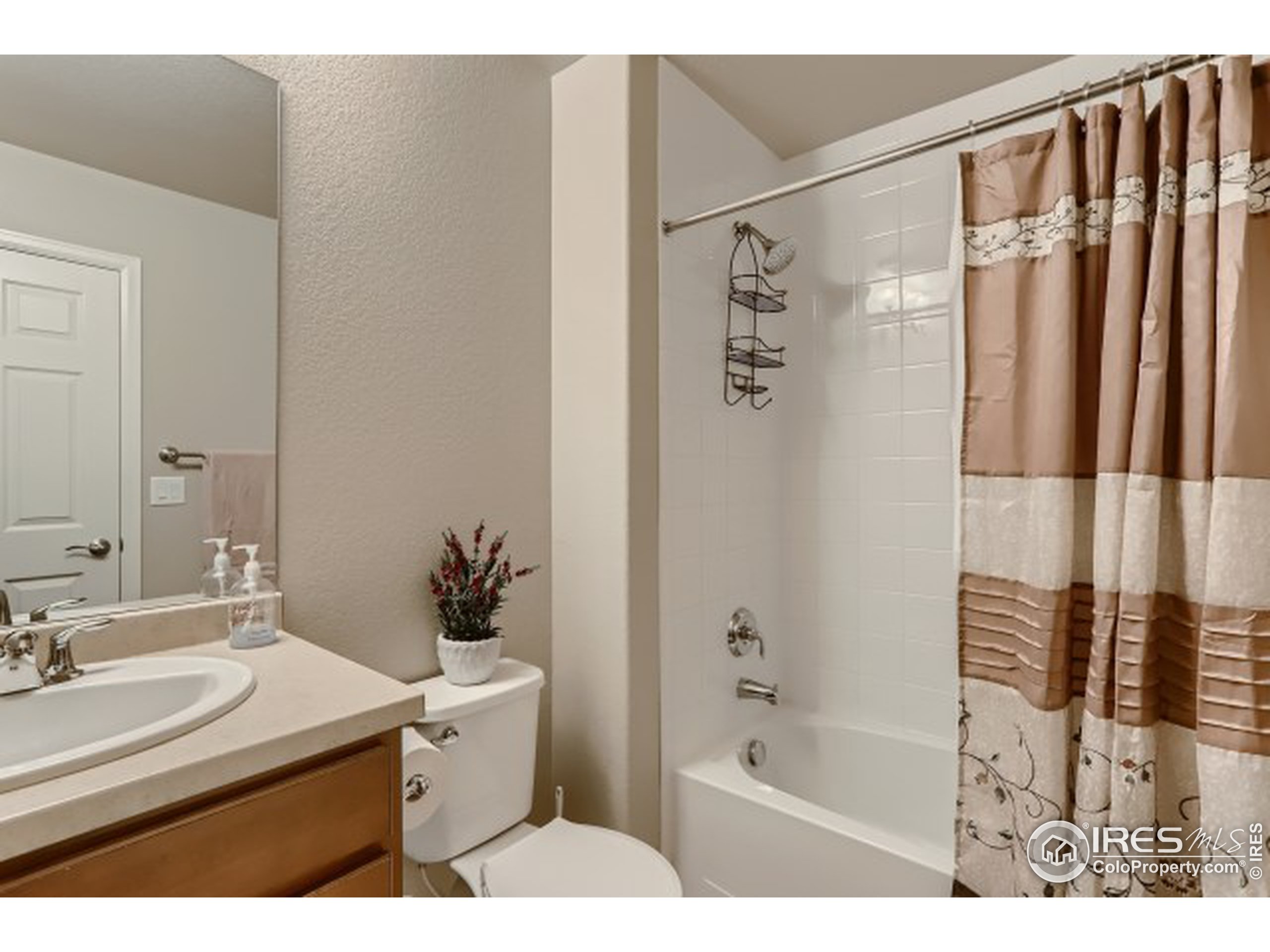1125 Hummingbird Cir