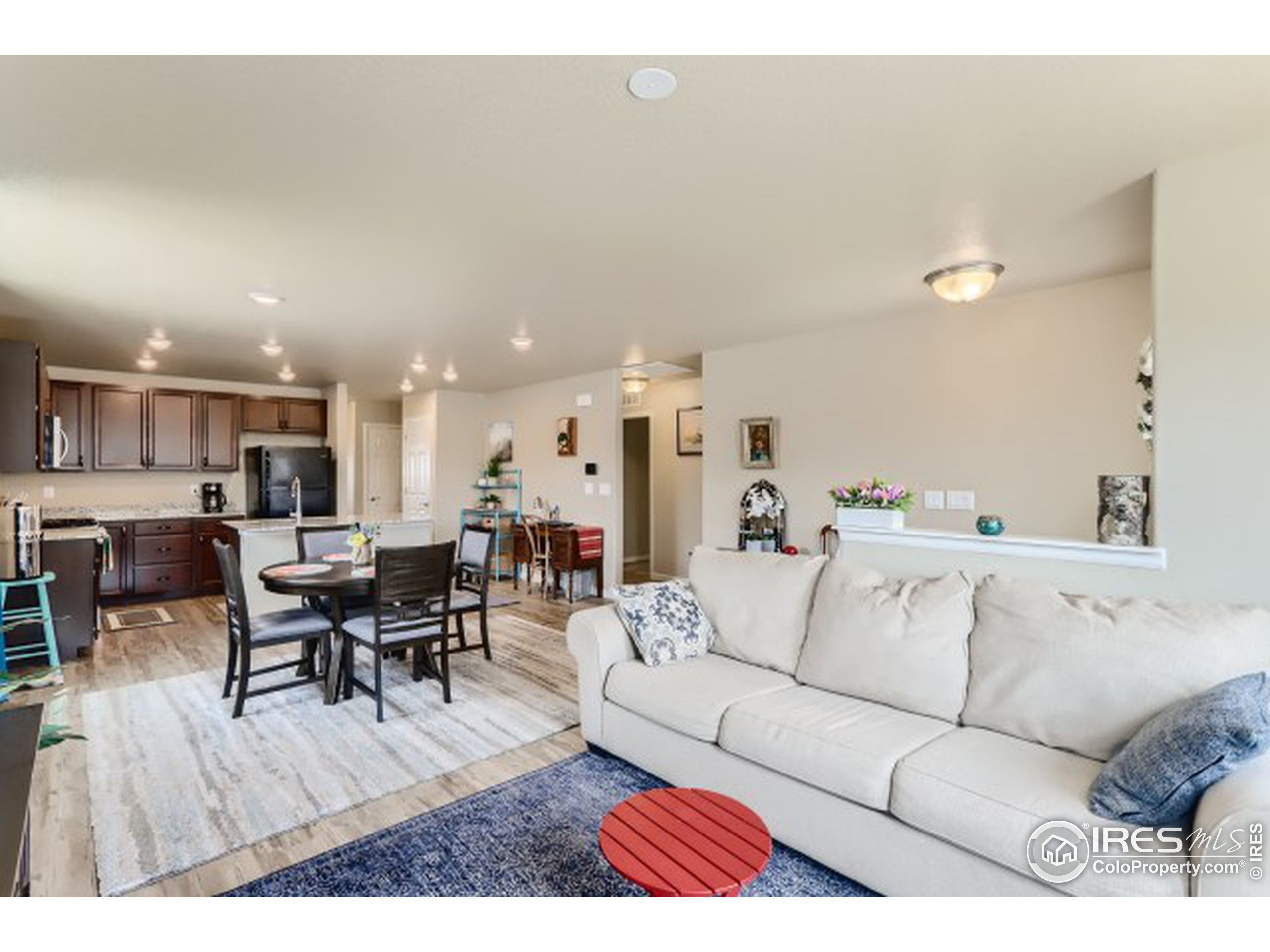 1125 Hummingbird Cir