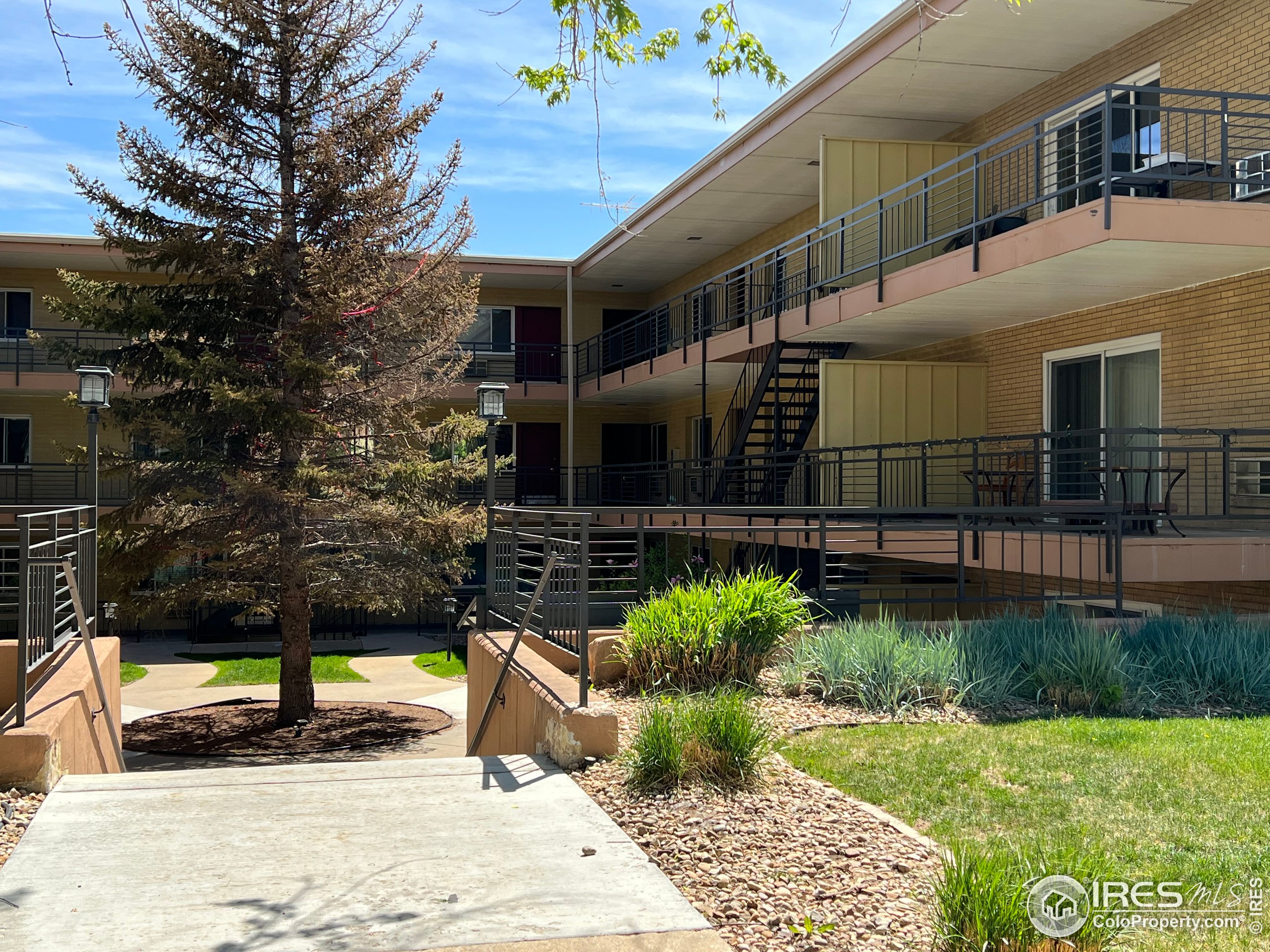 830 20th St Unit: 210