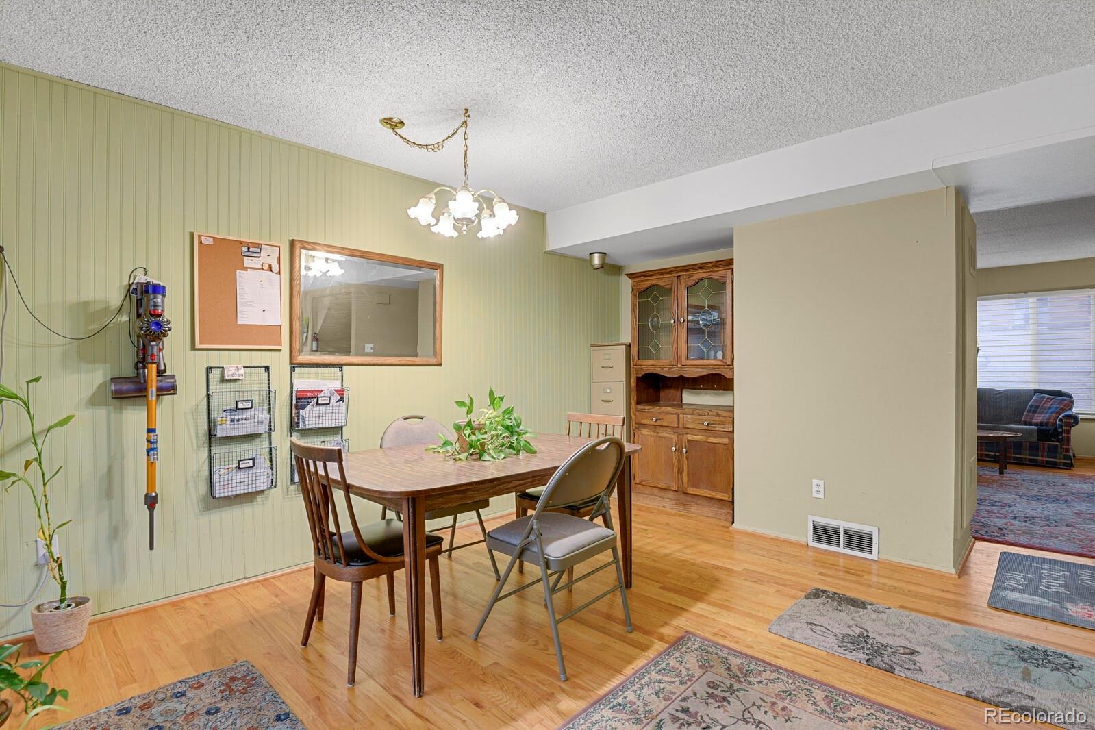 562 S Xenon Court