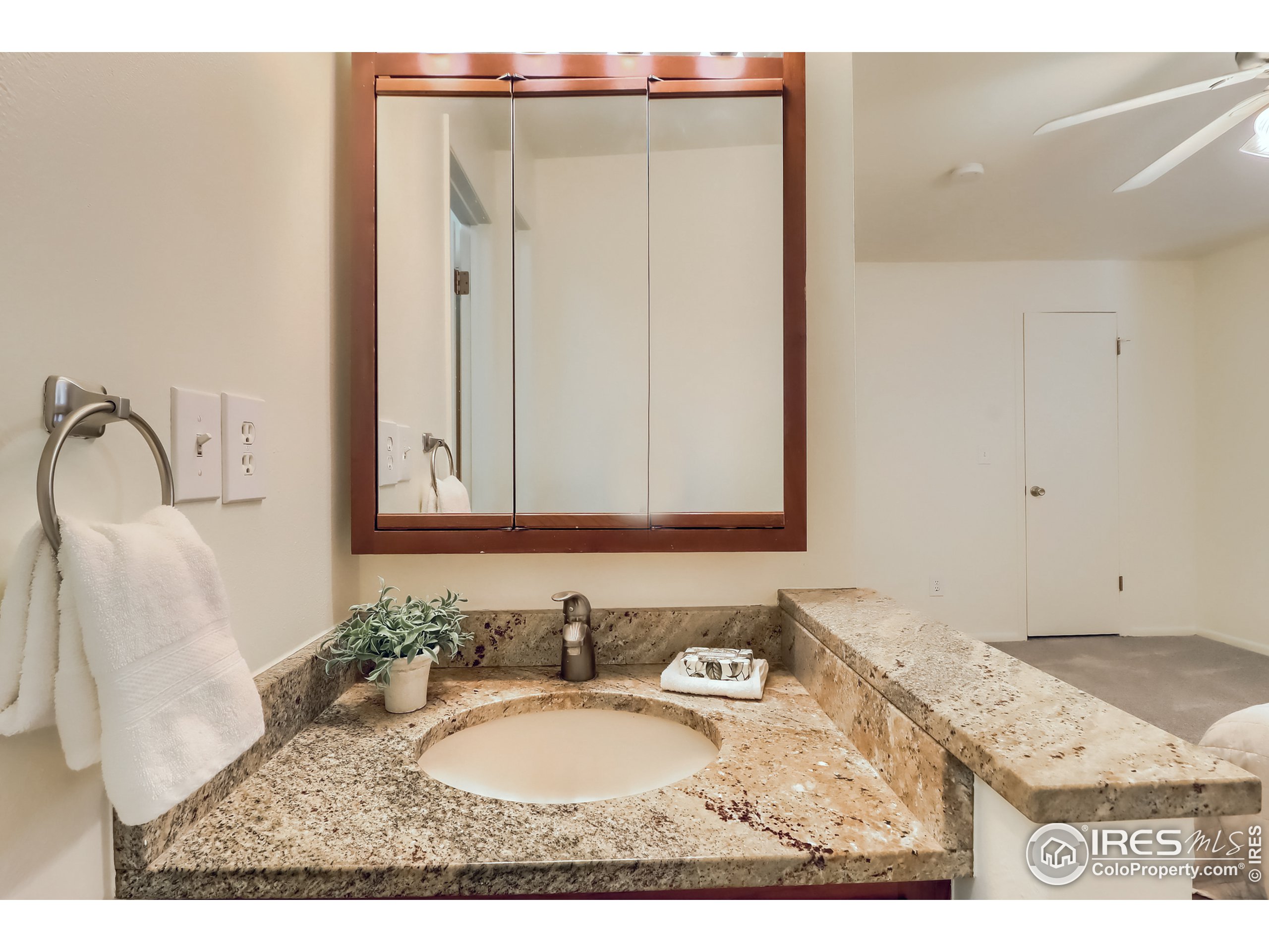 665 Manhattan Dr Unit: 216
