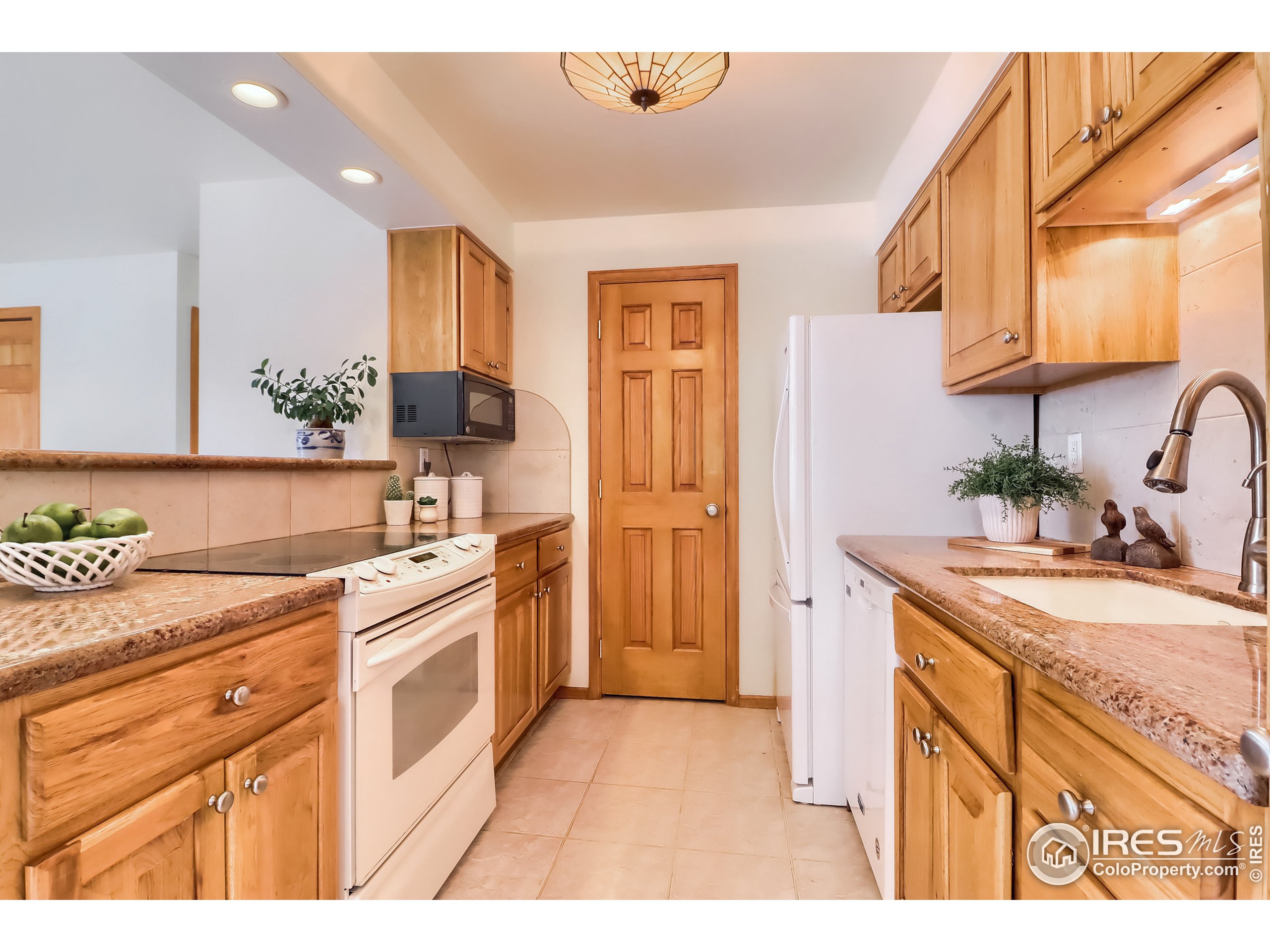 665 Manhattan Dr Unit: 216
