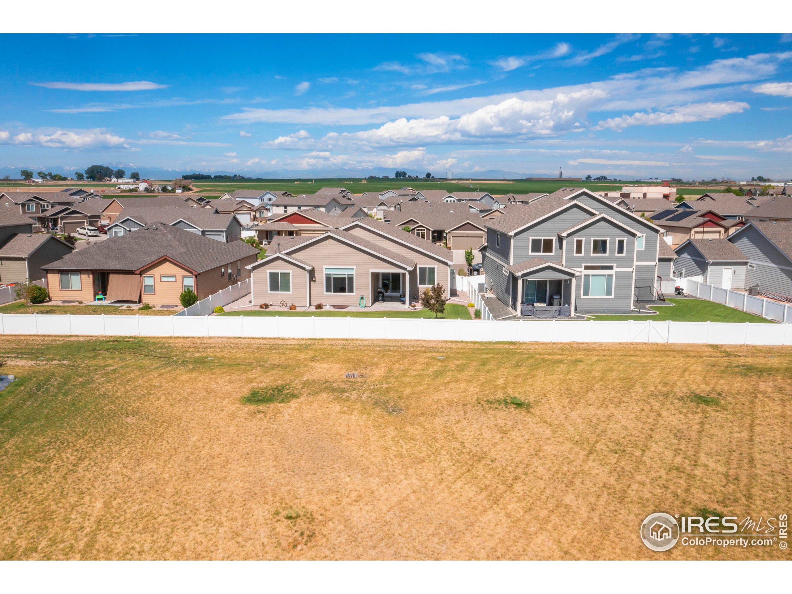 645 S Mountain View Dr