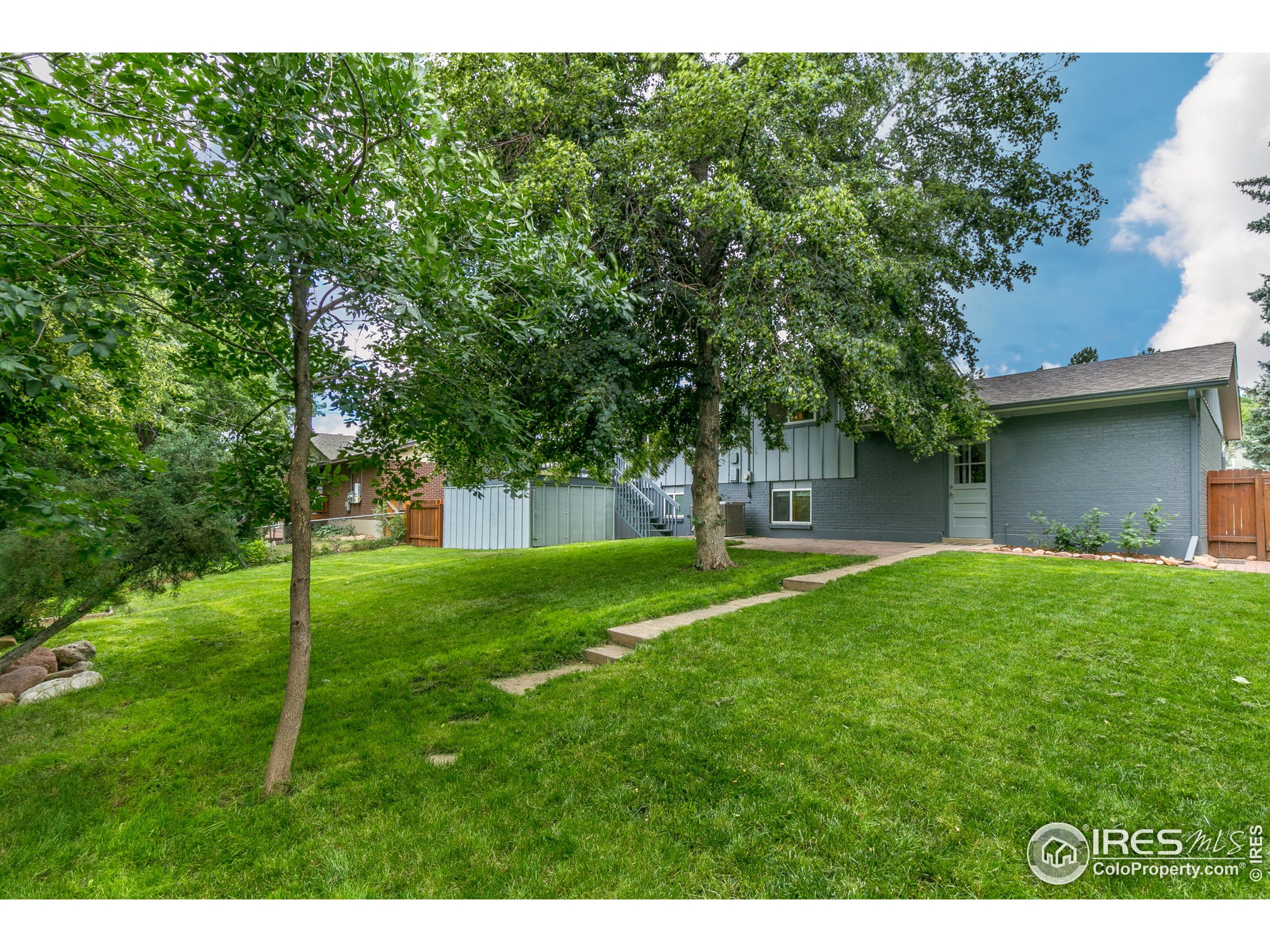 2895 Darley Ave