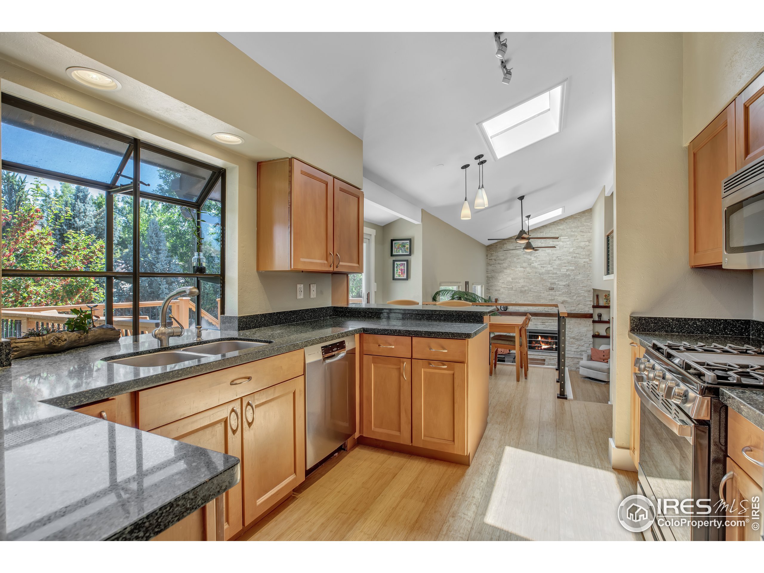 5393 Aztec Dr