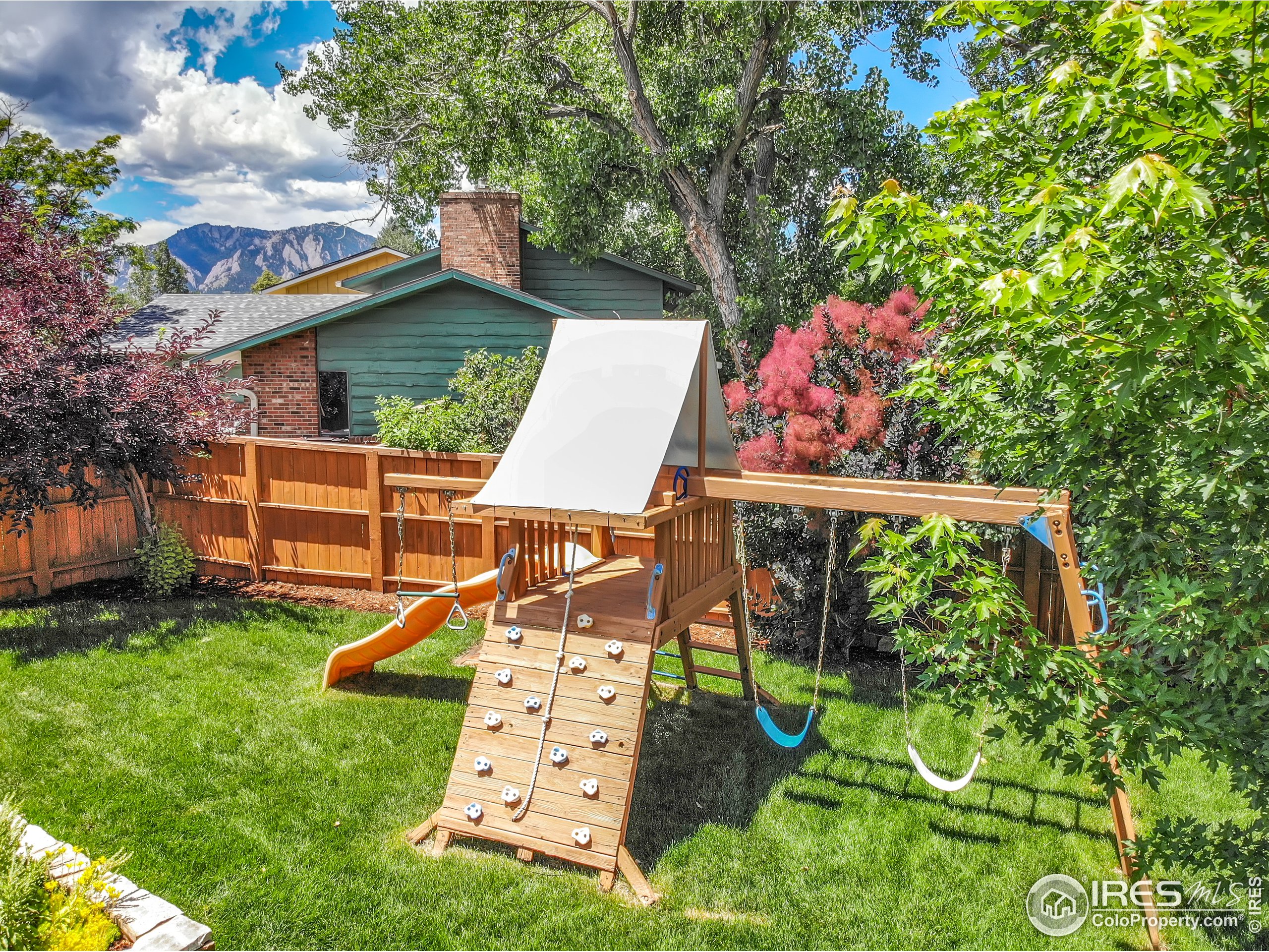 5393 Aztec Dr