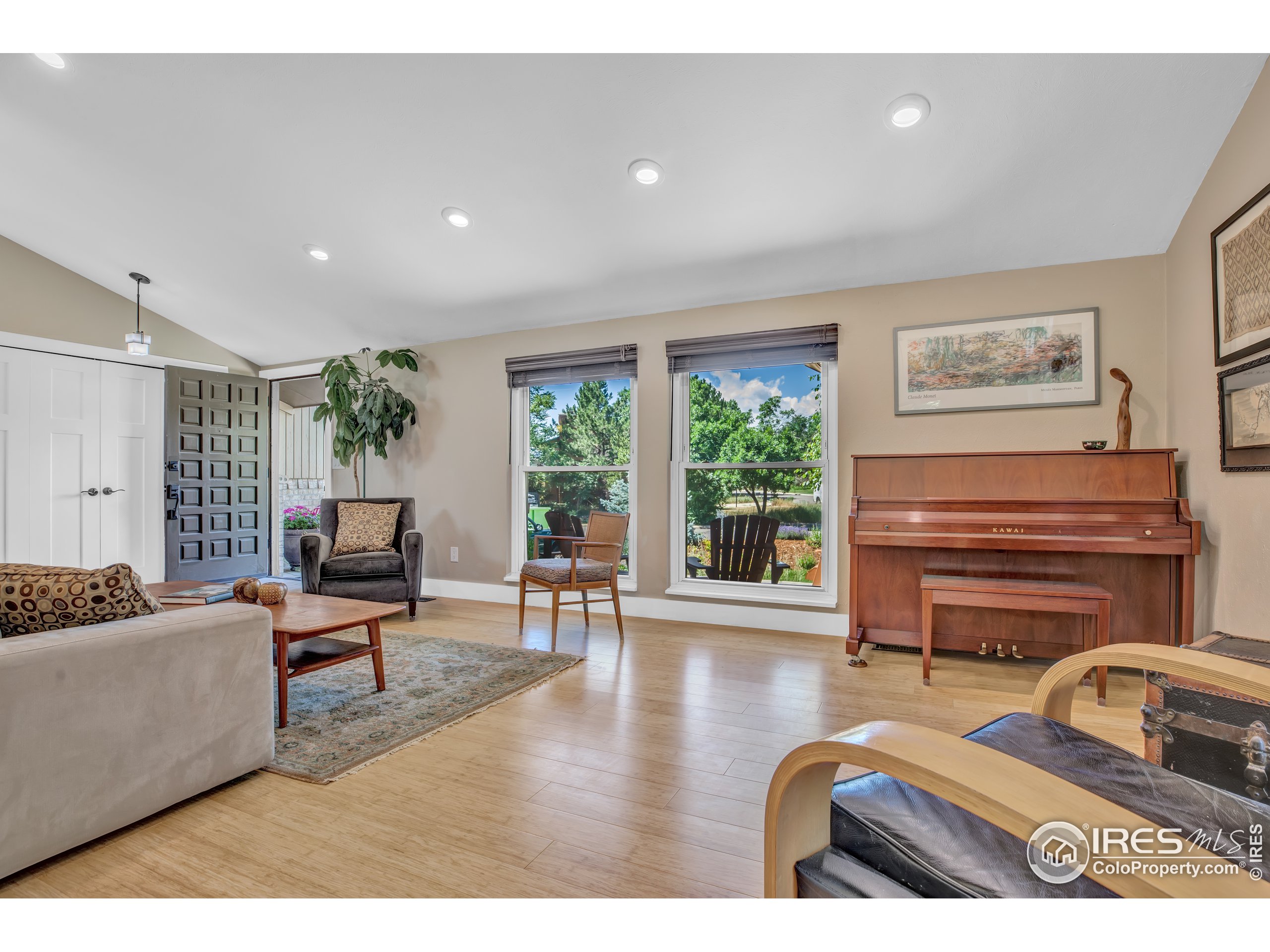 5393 Aztec Dr