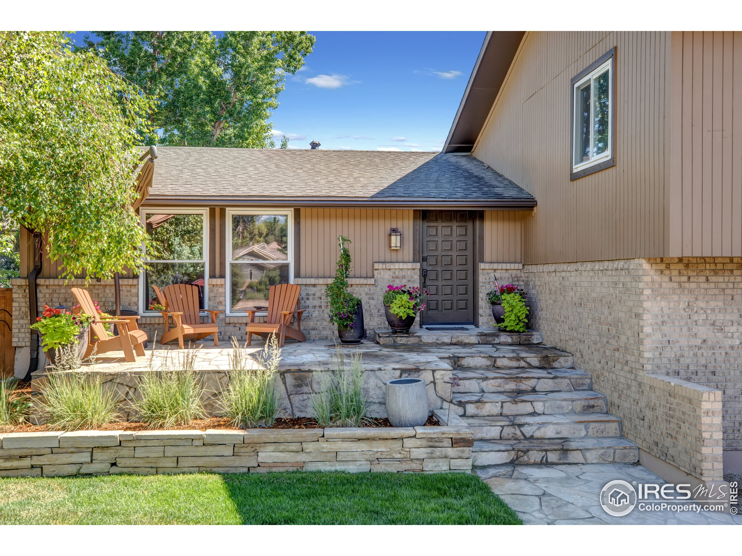 5393 Aztec Dr