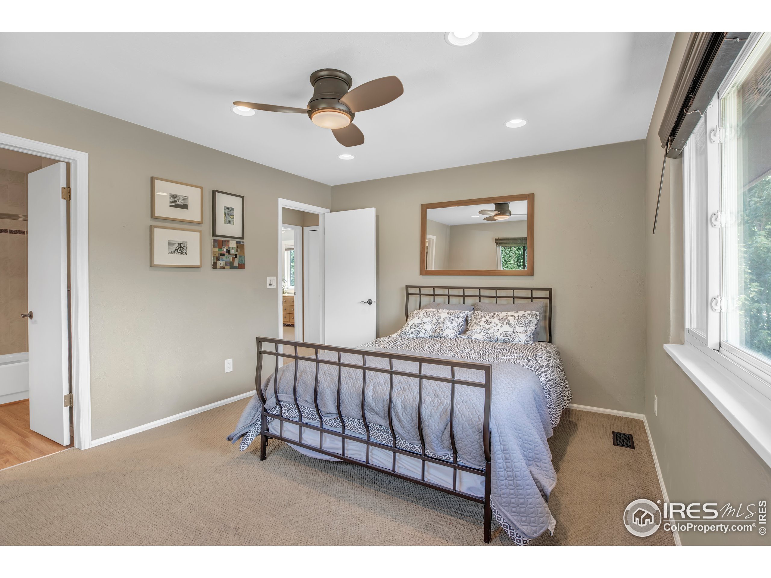 5393 Aztec Dr