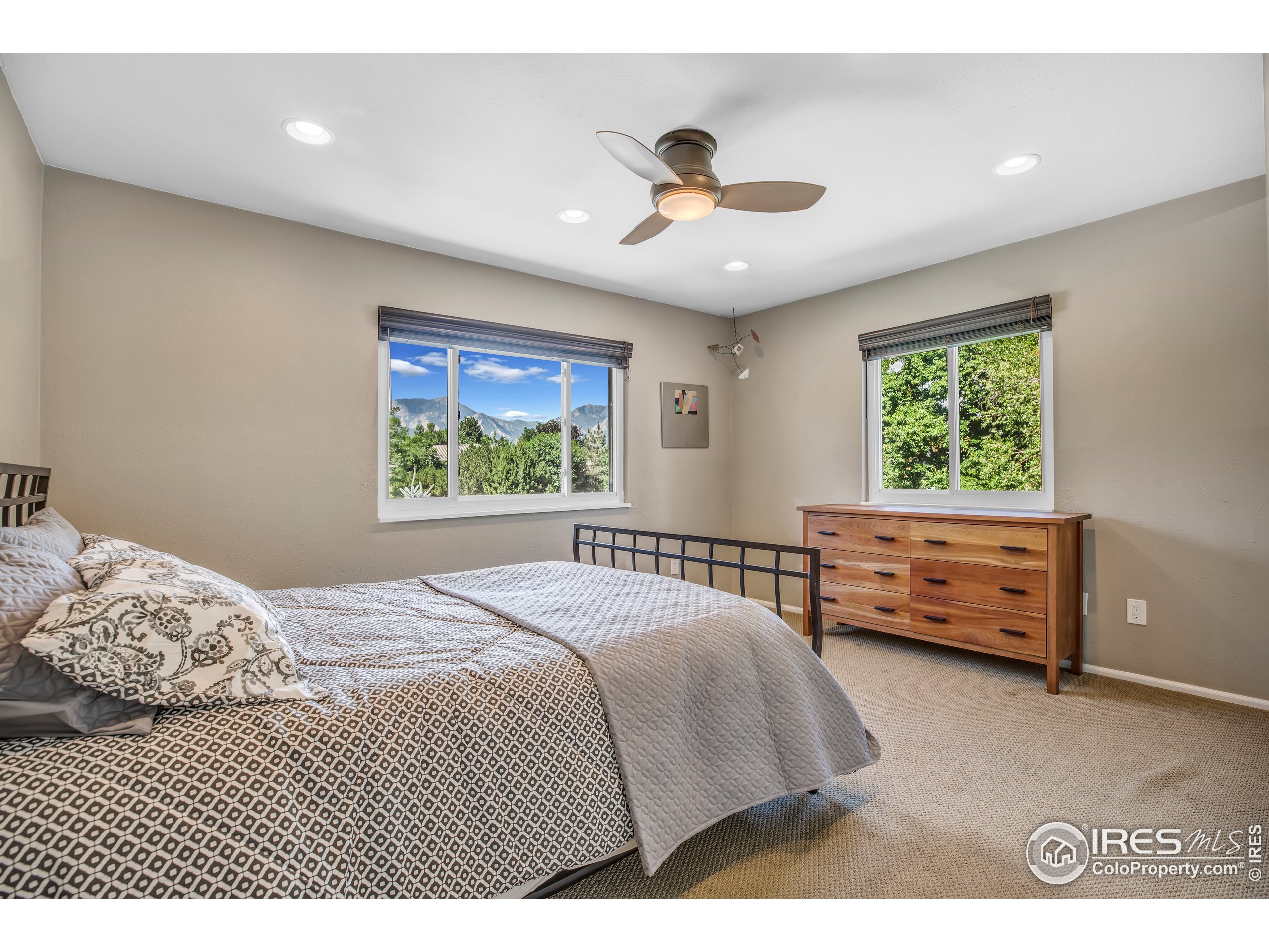 5393 Aztec Dr