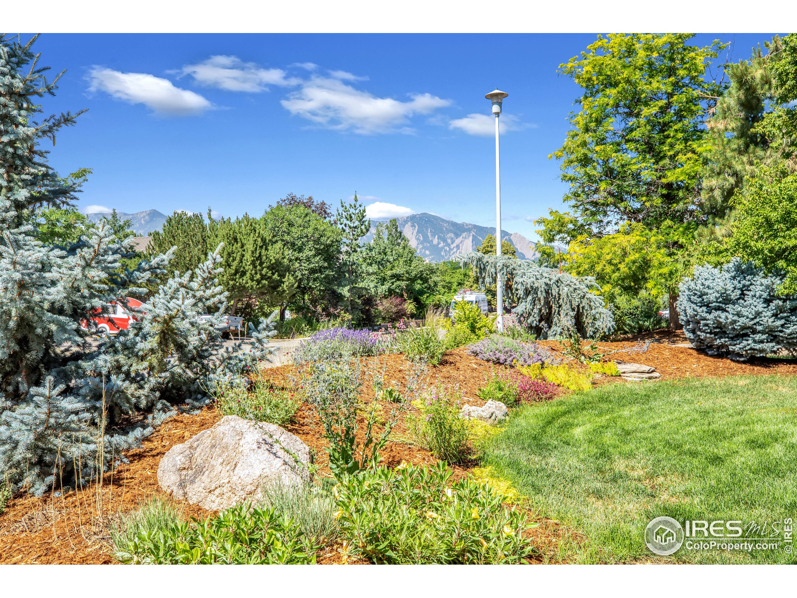 5393 Aztec Dr