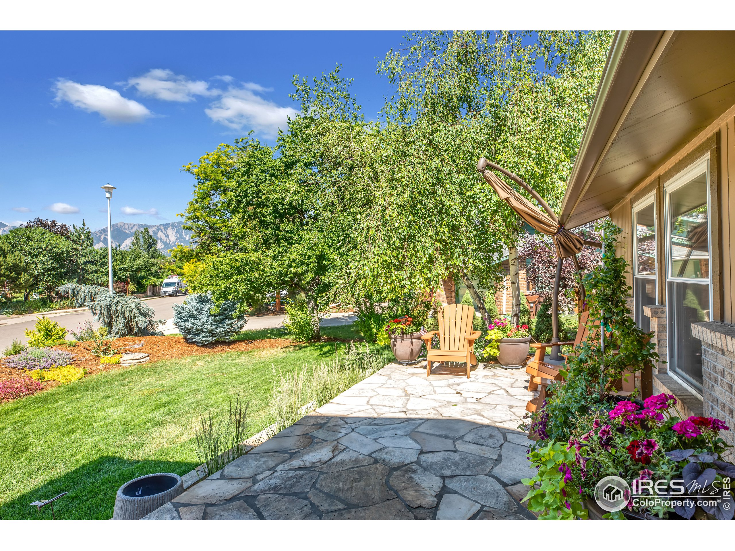 5393 Aztec Dr