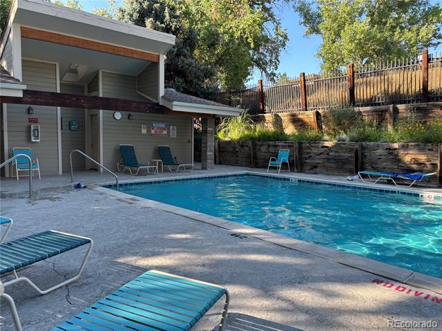 1818 S Quebec Way Unit: 6
