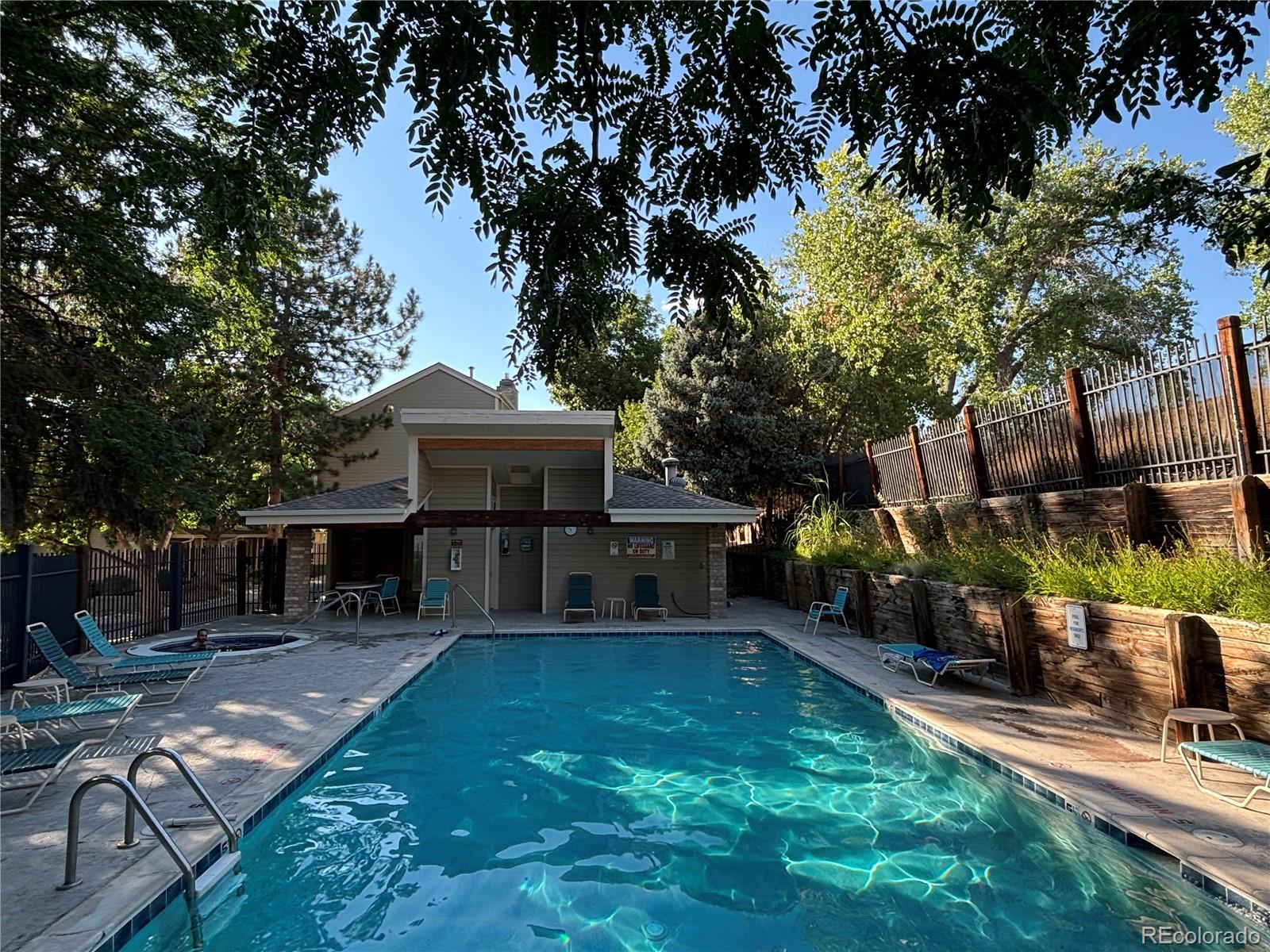 1818 S Quebec Way Unit: 6