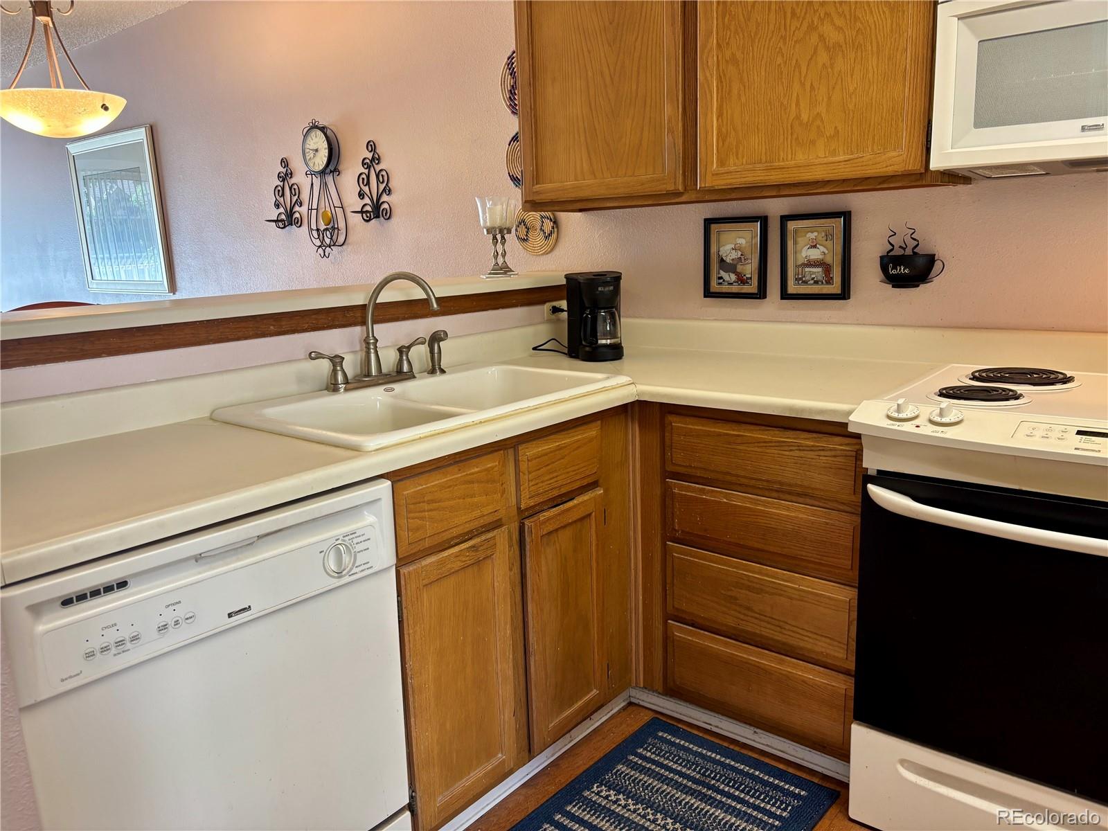 1818 S Quebec Way Unit: 6