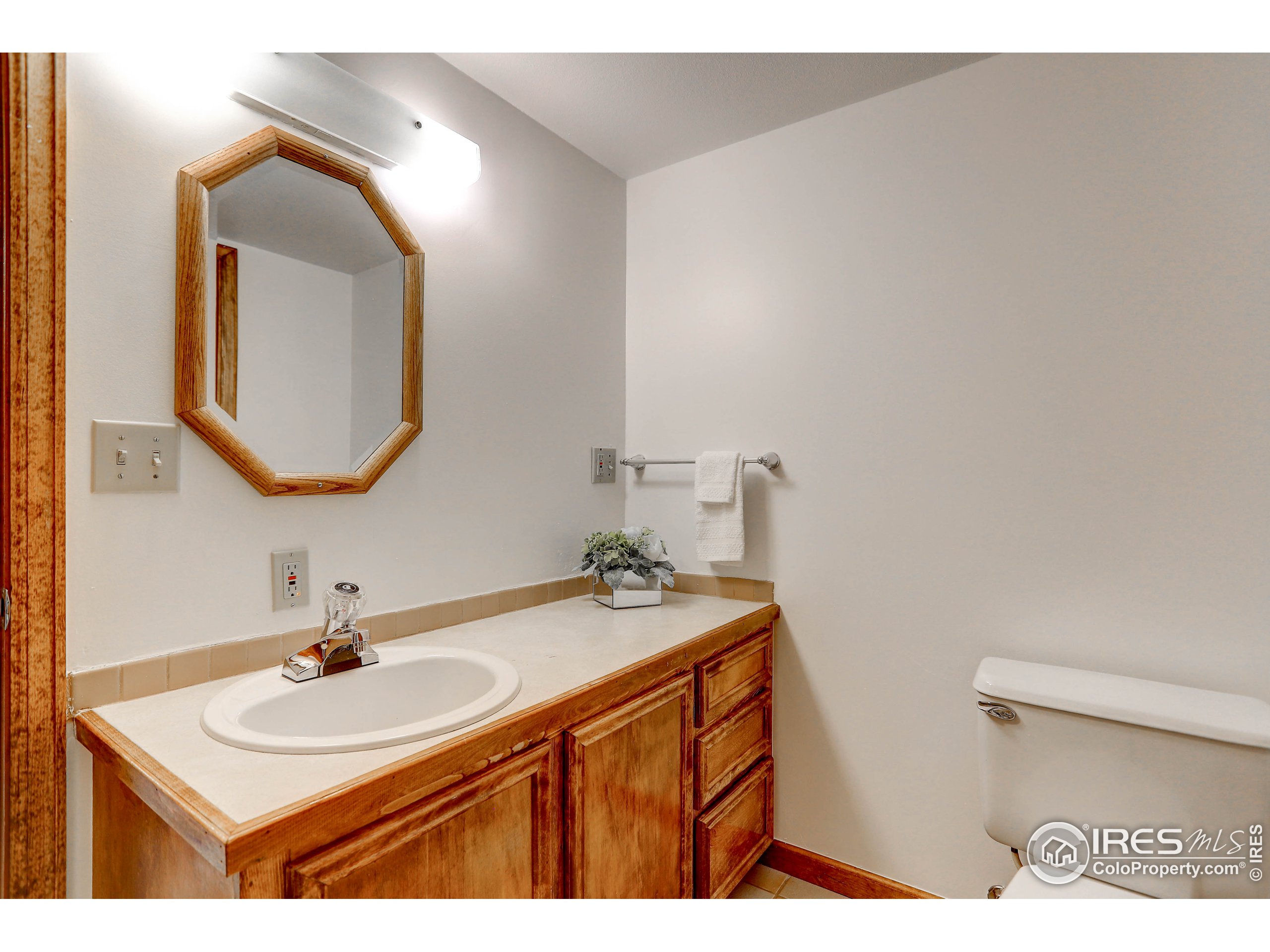850 Osprey Ct