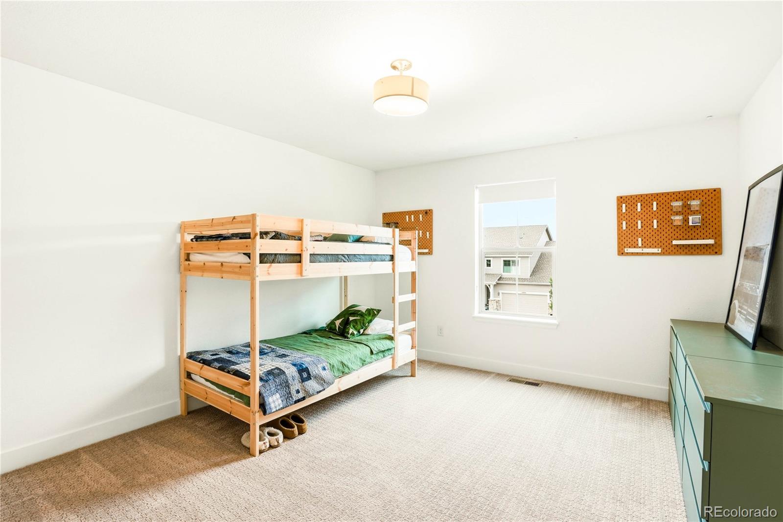 16919 W 86th Place