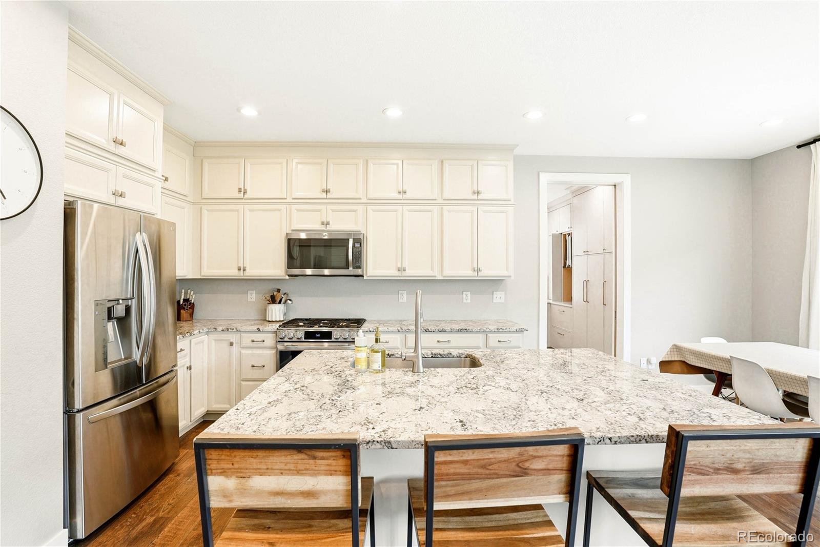 16919 W 86th Place