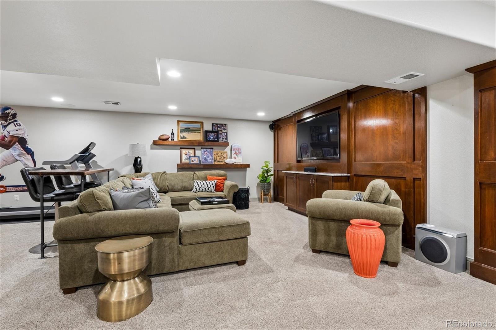 1018 W 127th Place