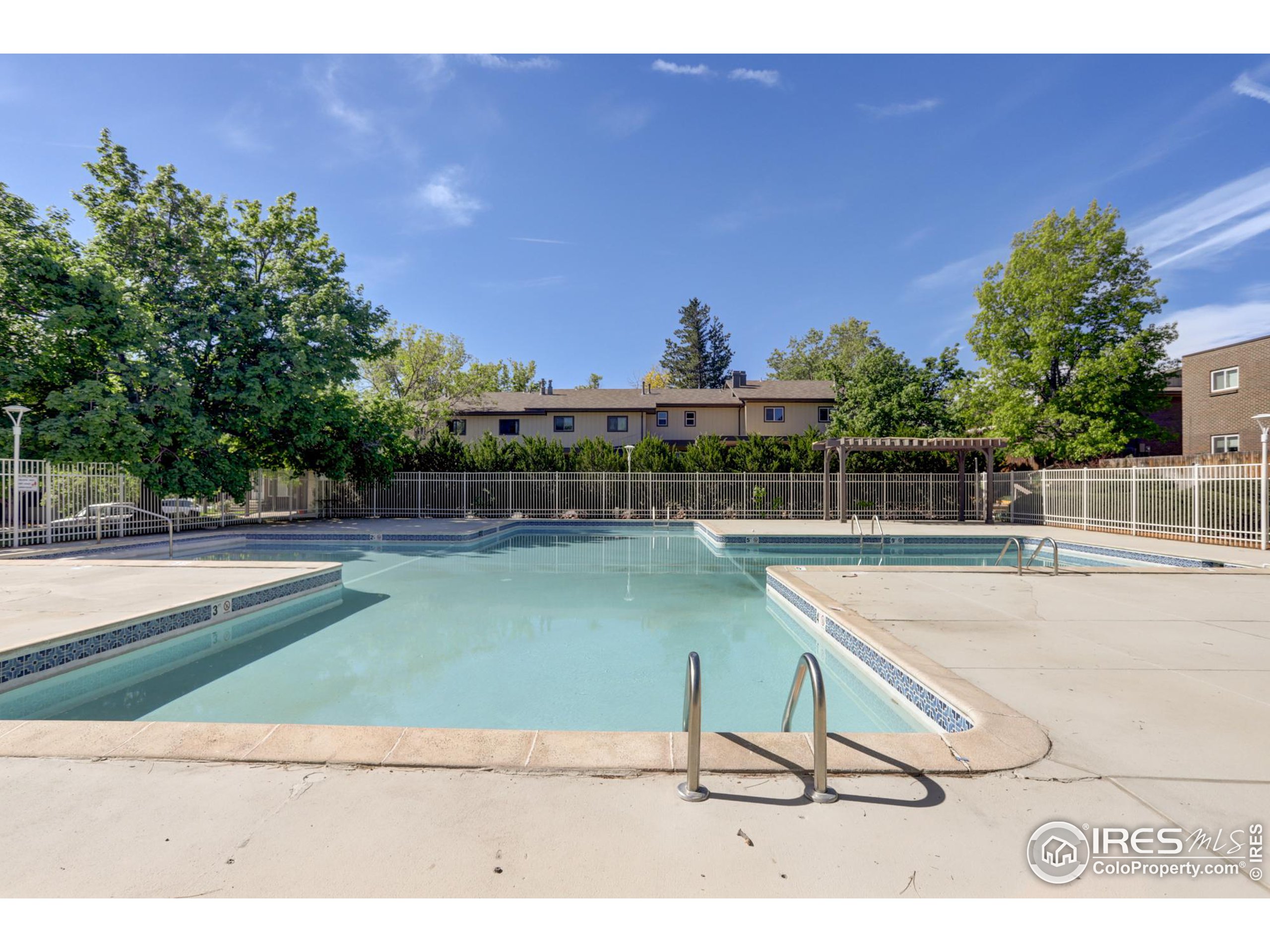 1530 Greenbriar Blvd
