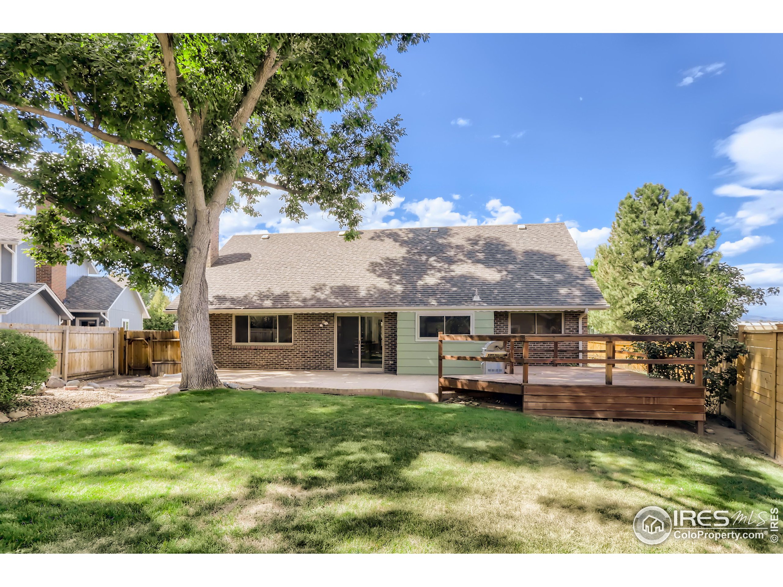 3555 Lakeshore Dr