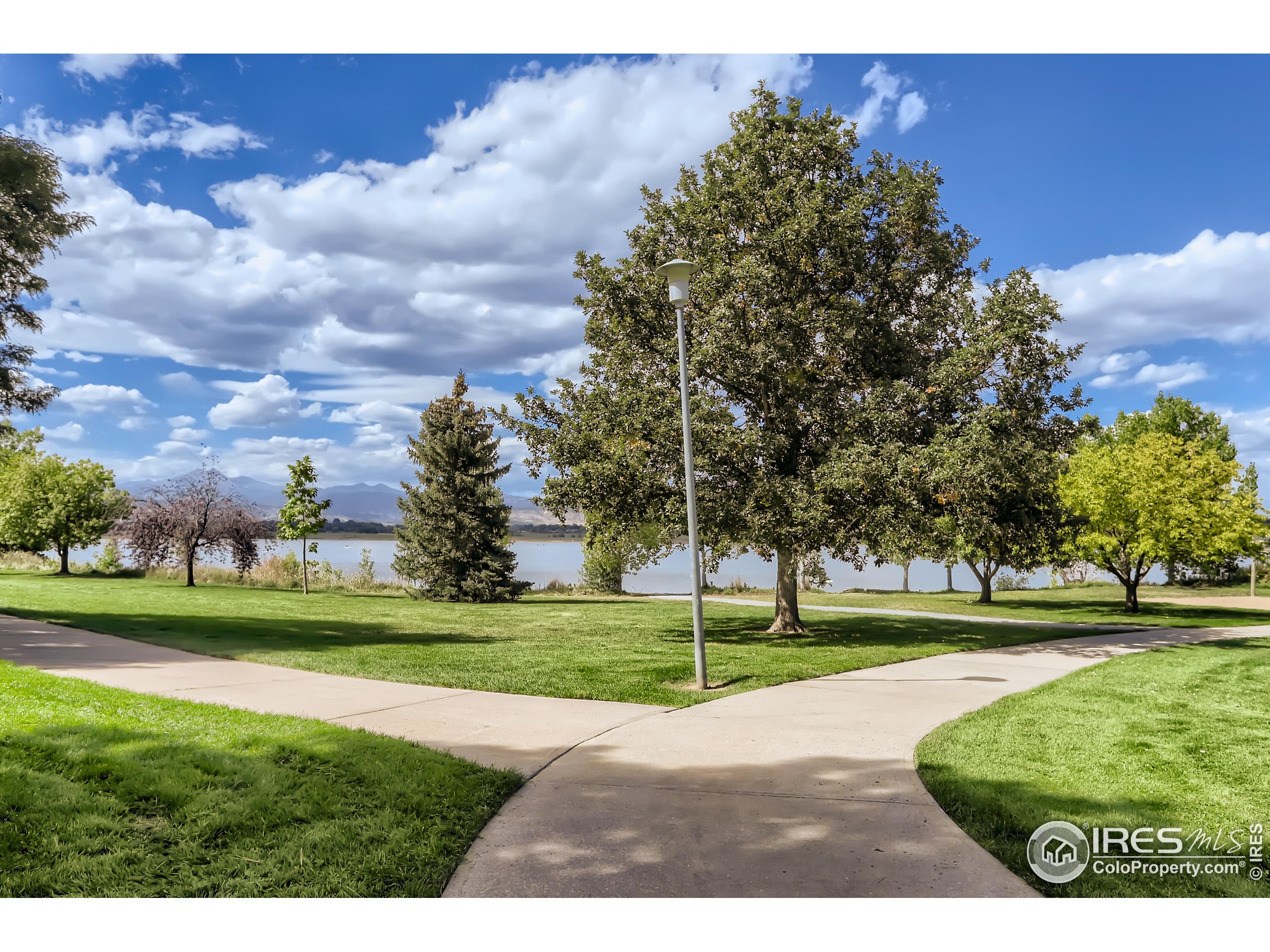 3555 Lakeshore Dr