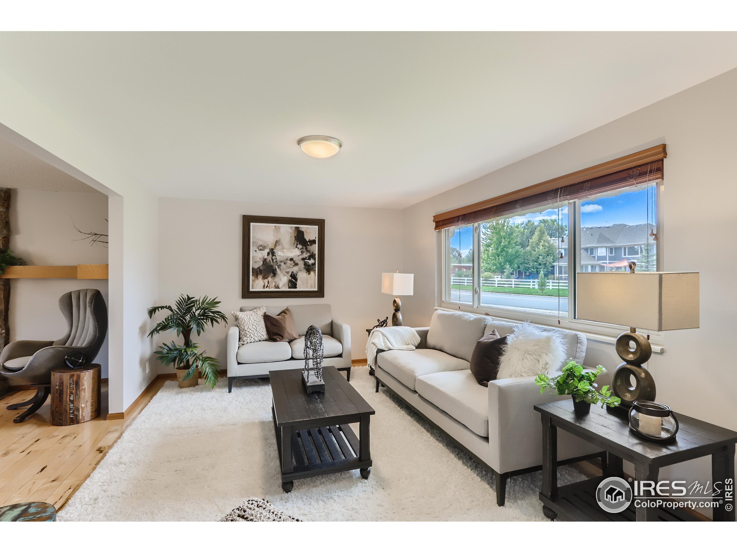 3555 Lakeshore Dr