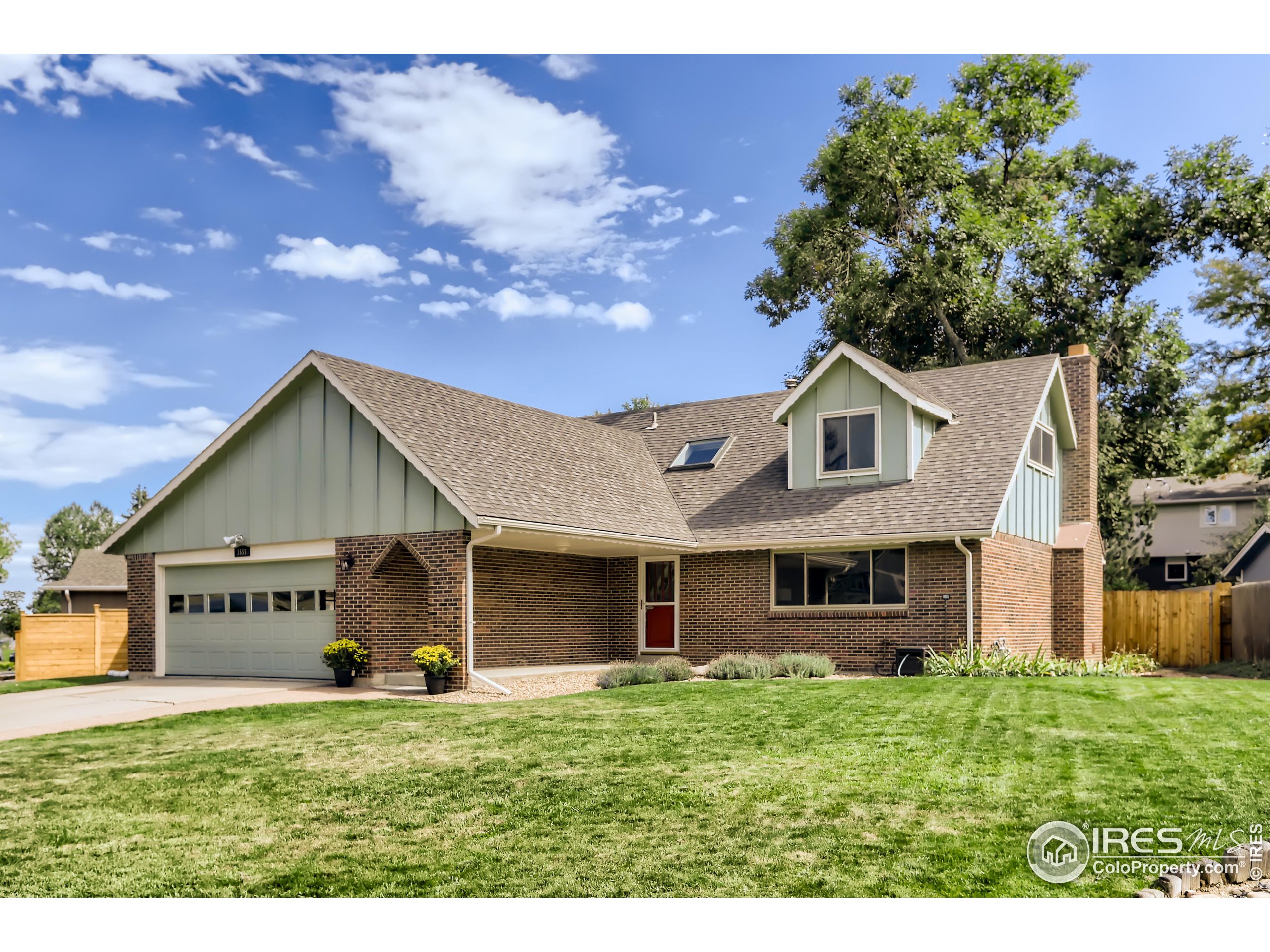 3555 Lakeshore Dr