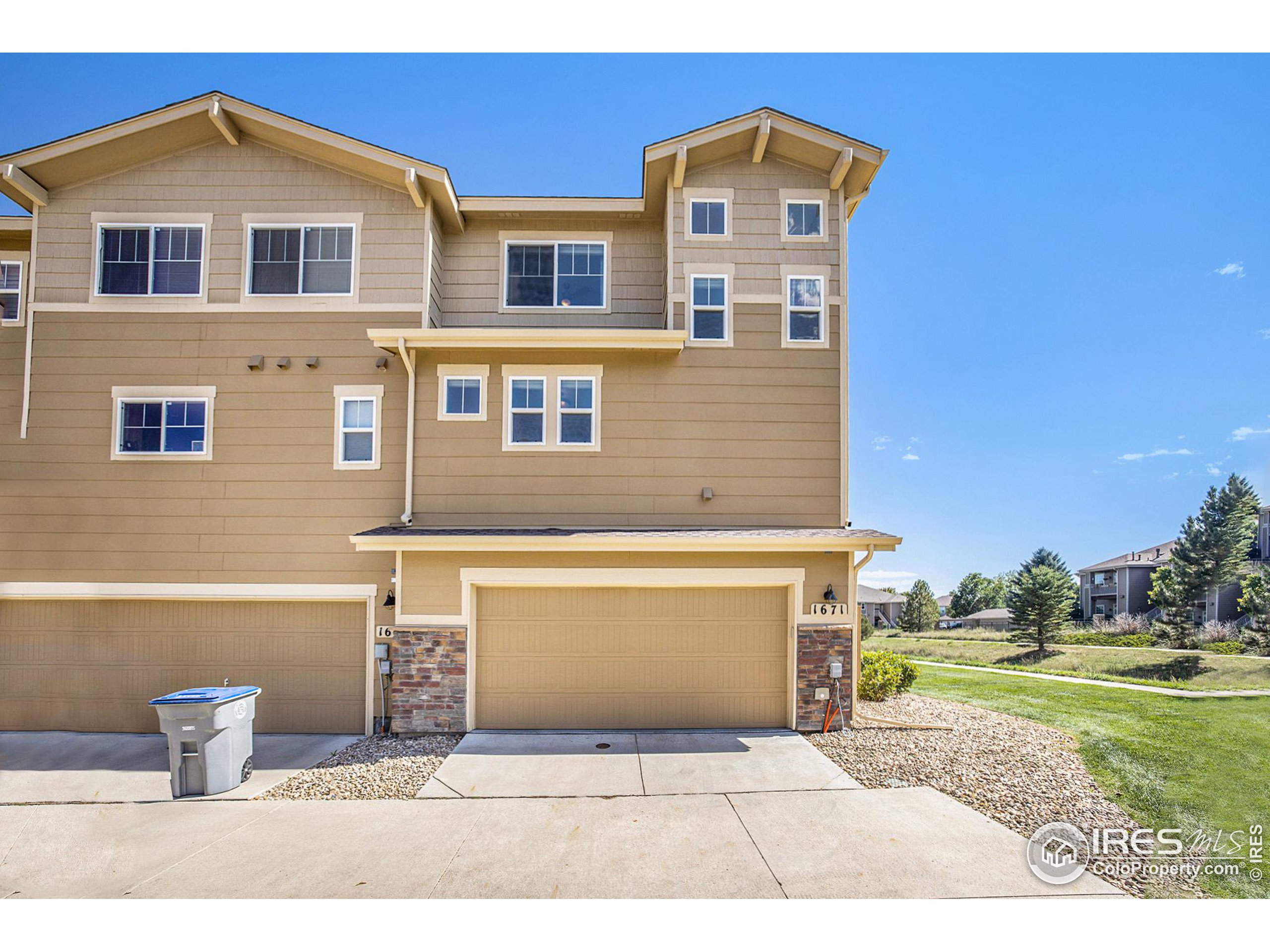 1671 Venice Ln
