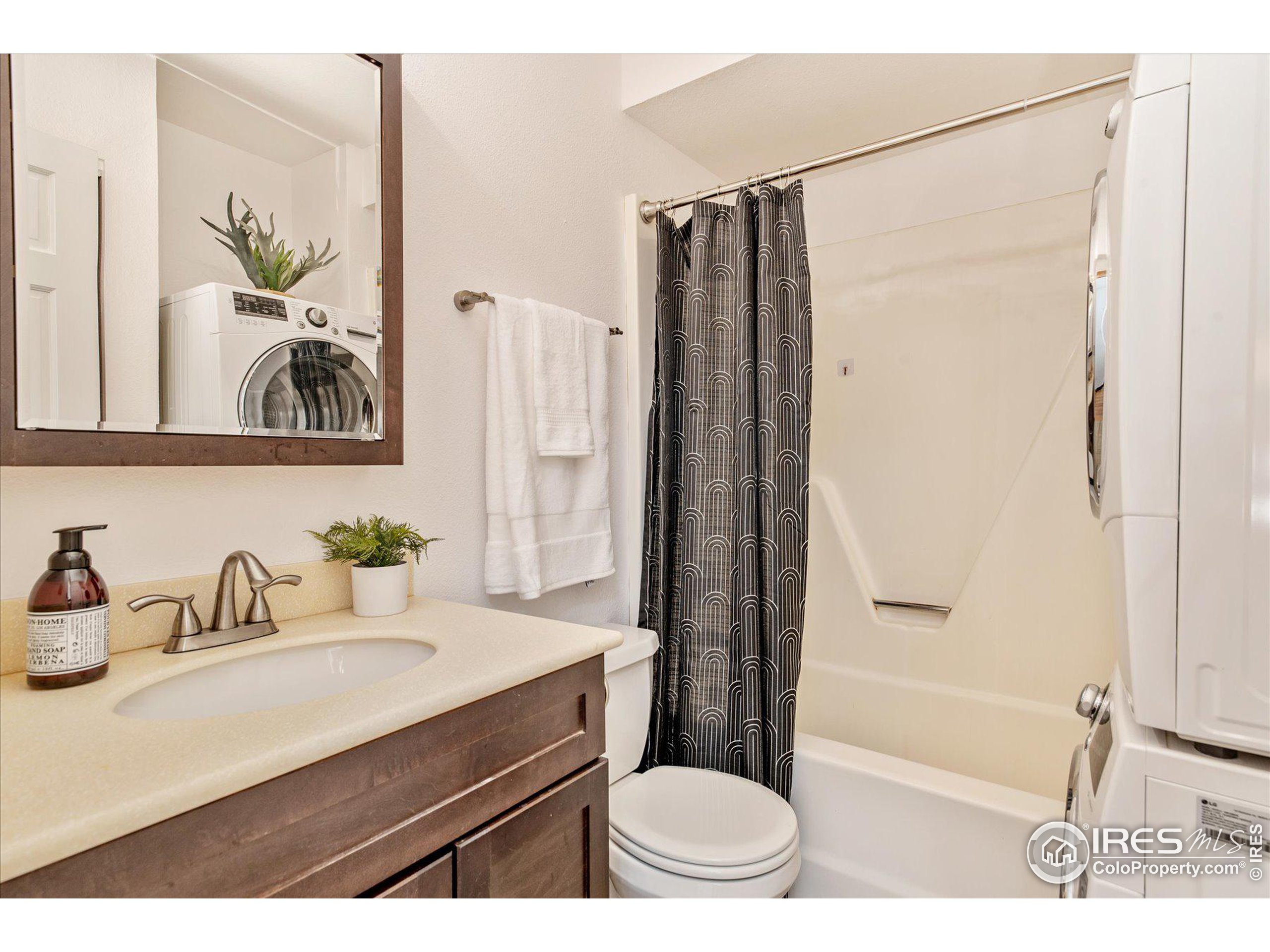 350 Arapahoe Ave Unit: 2