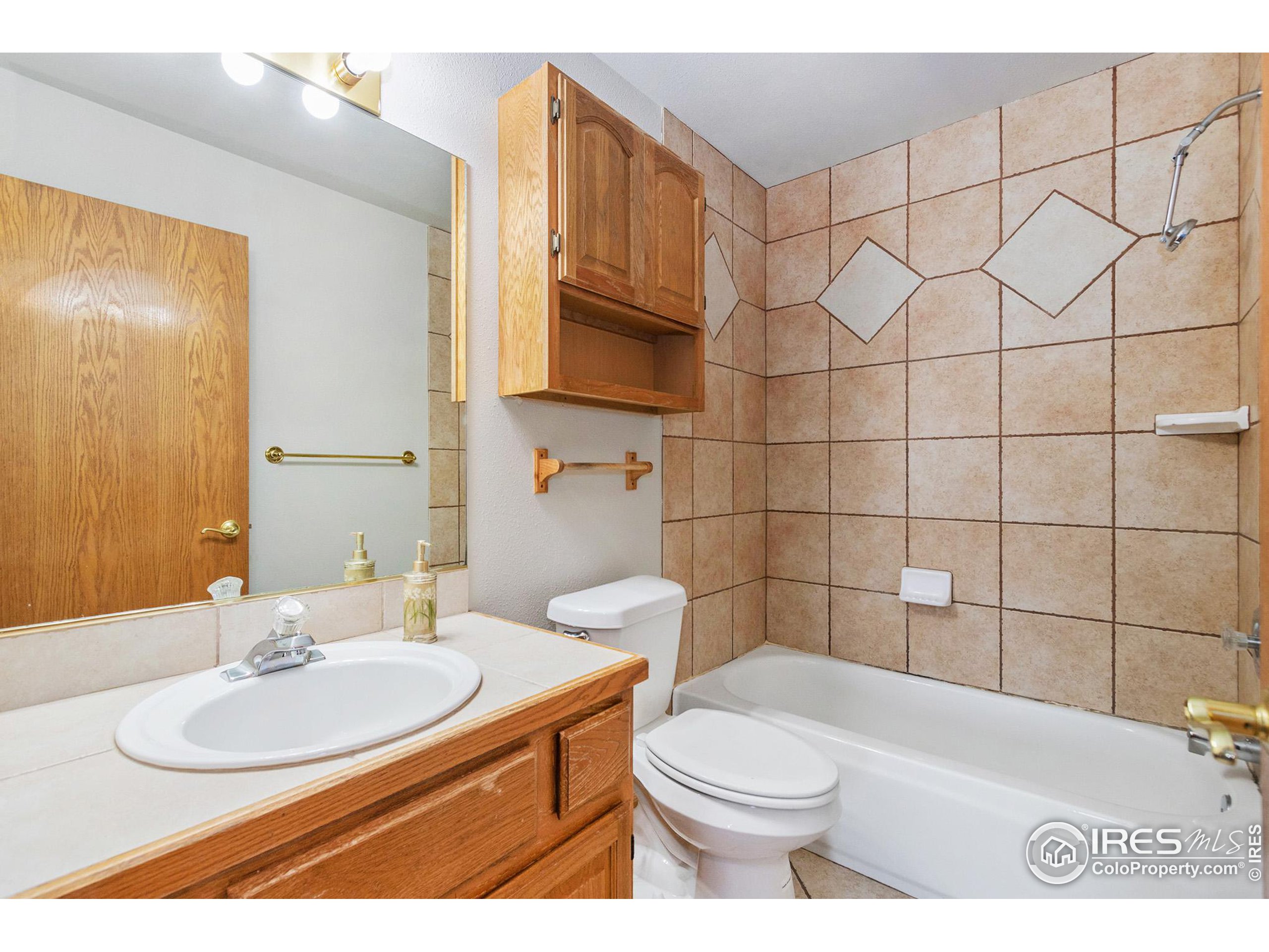 255 Mulberry Dr