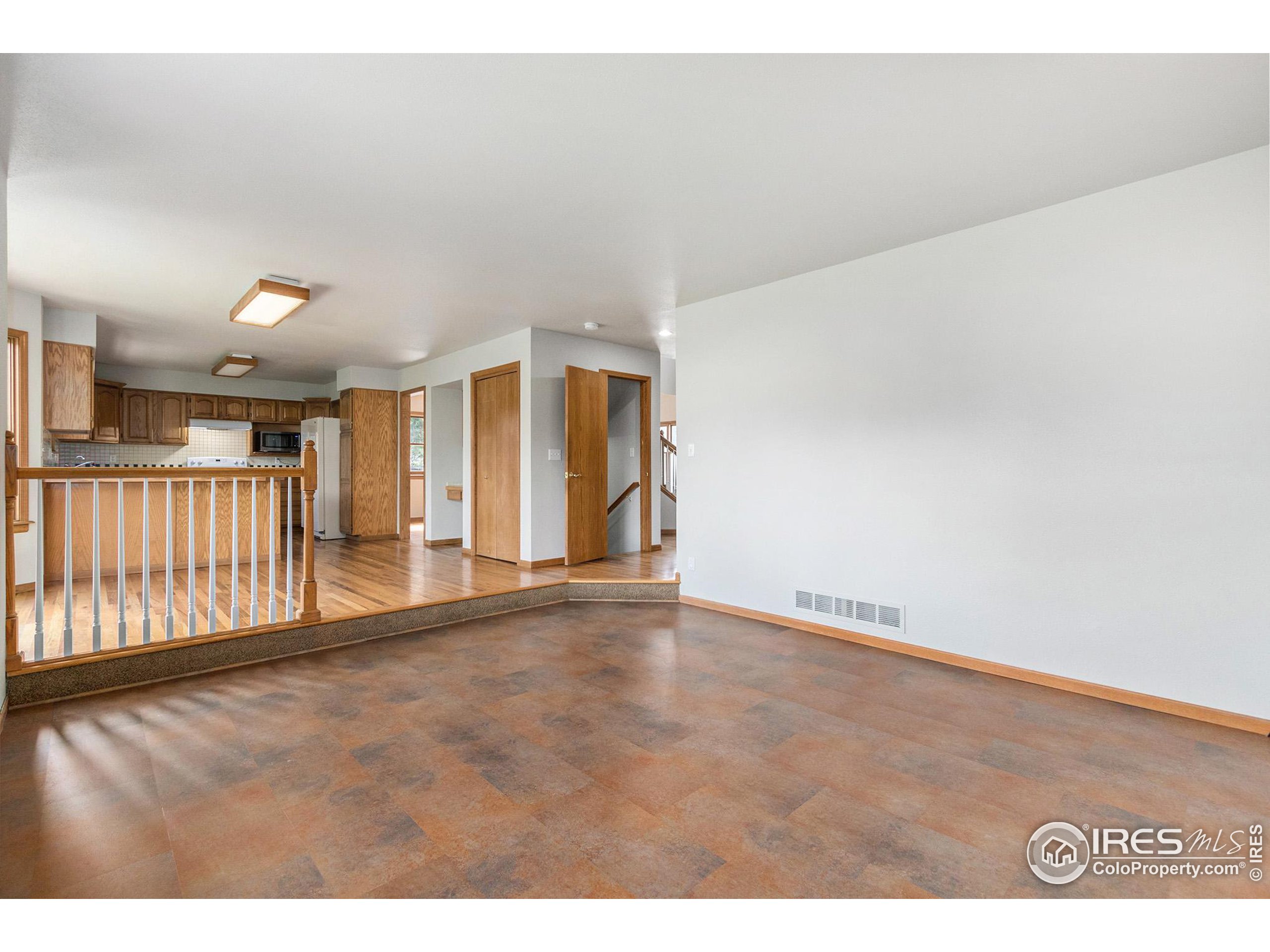 255 Mulberry Dr