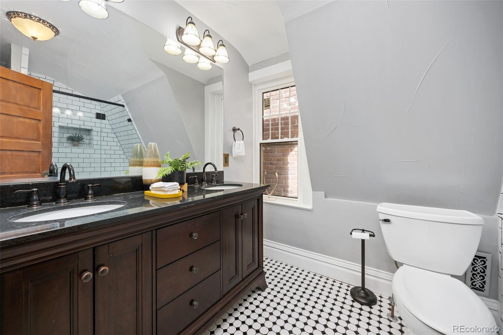 1344 N Marion Street