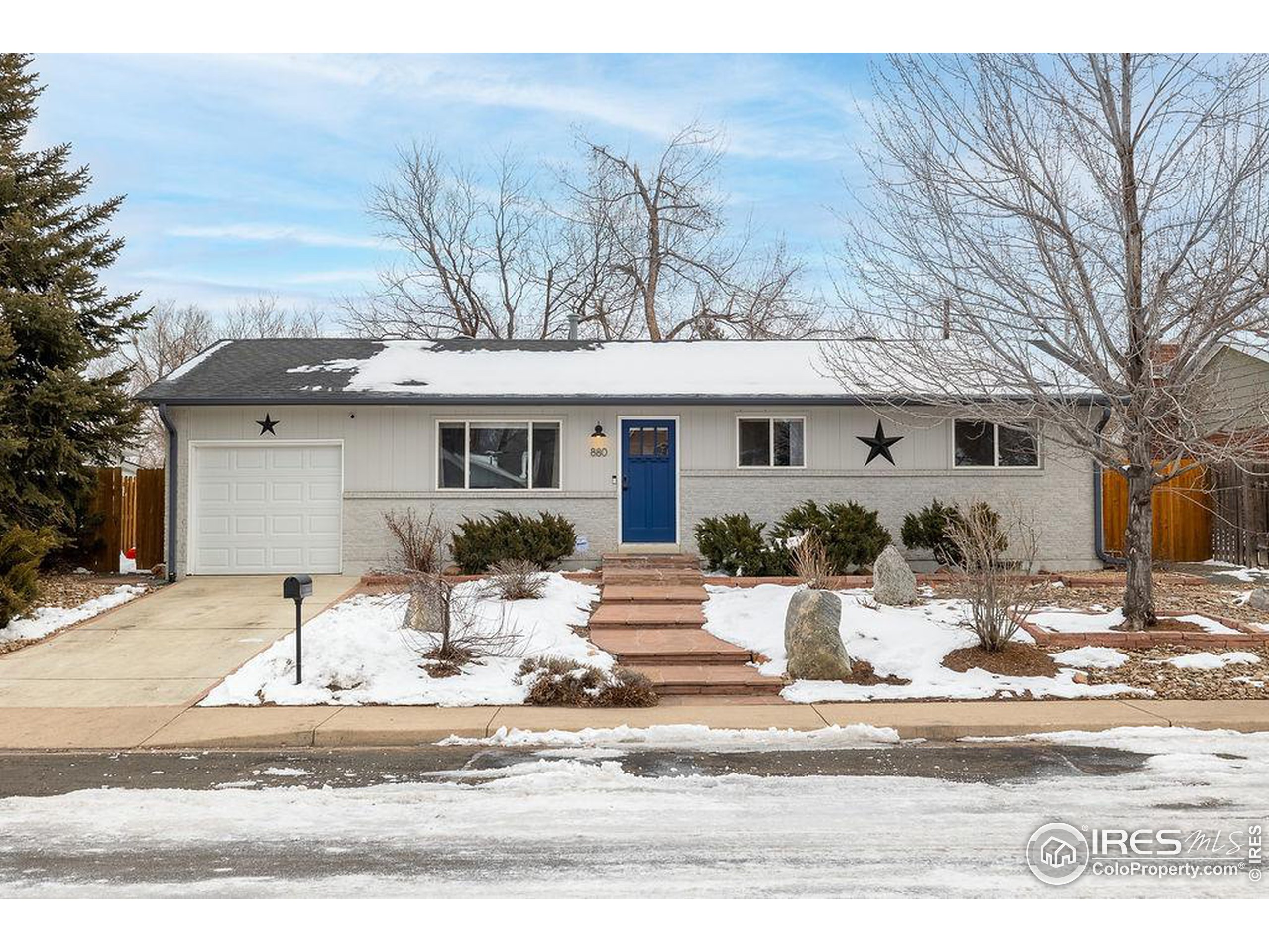 880 Waite Dr