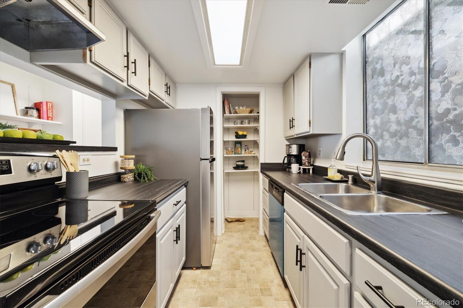 301 W Lehow Avenue Unit: 14B