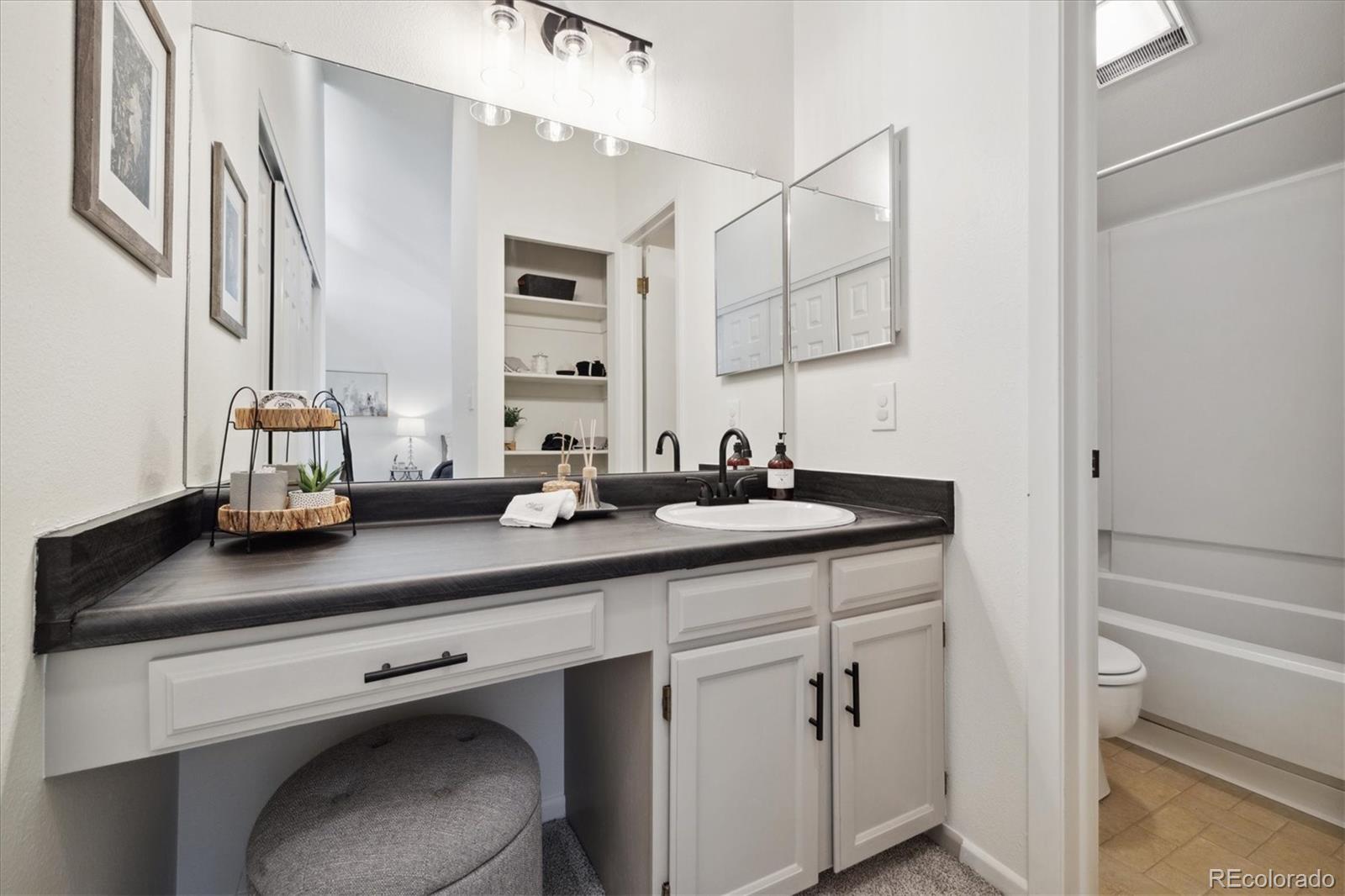 301 W Lehow Avenue Unit: 14B