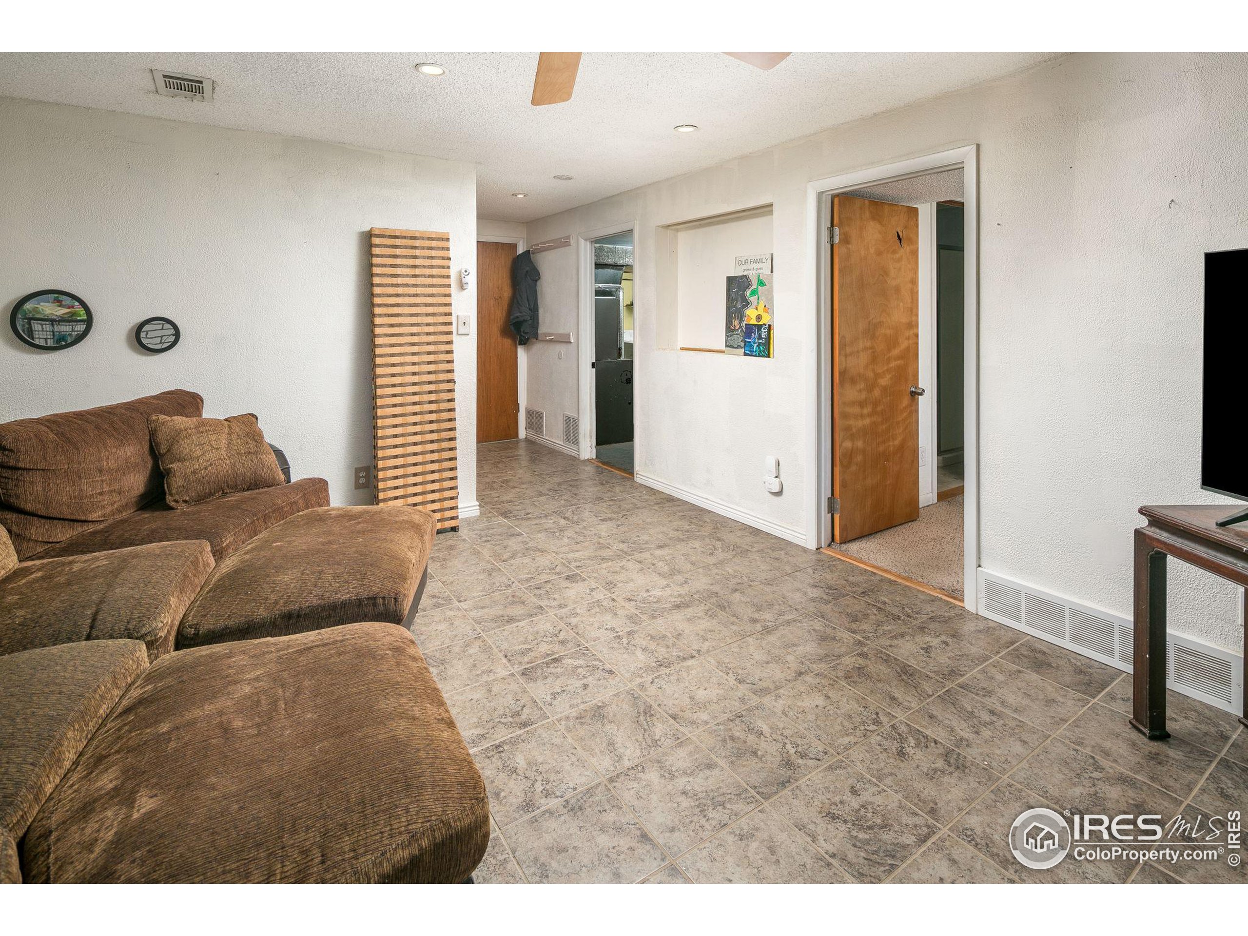 4 Cedar Ct