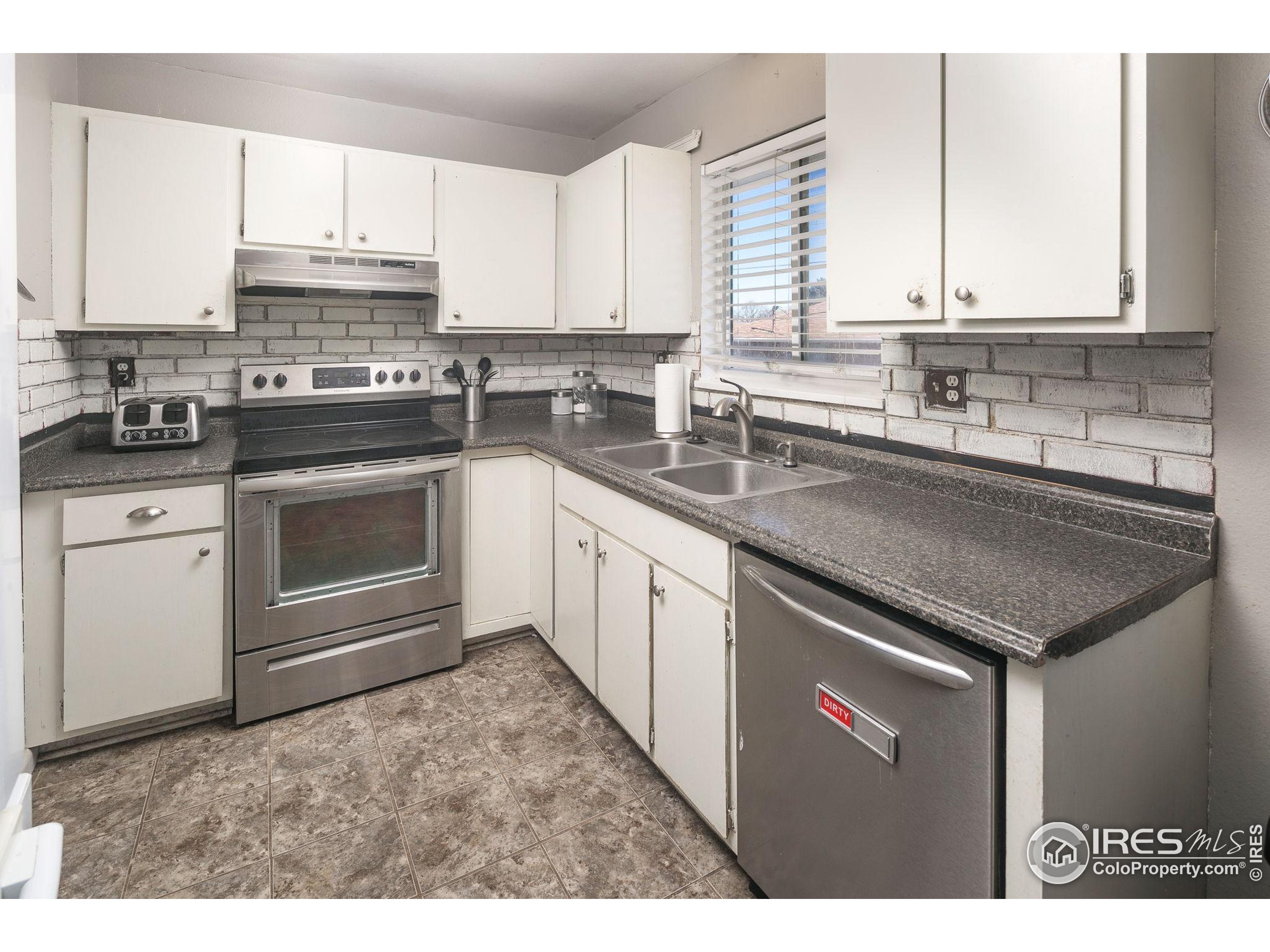 4 Cedar Ct
