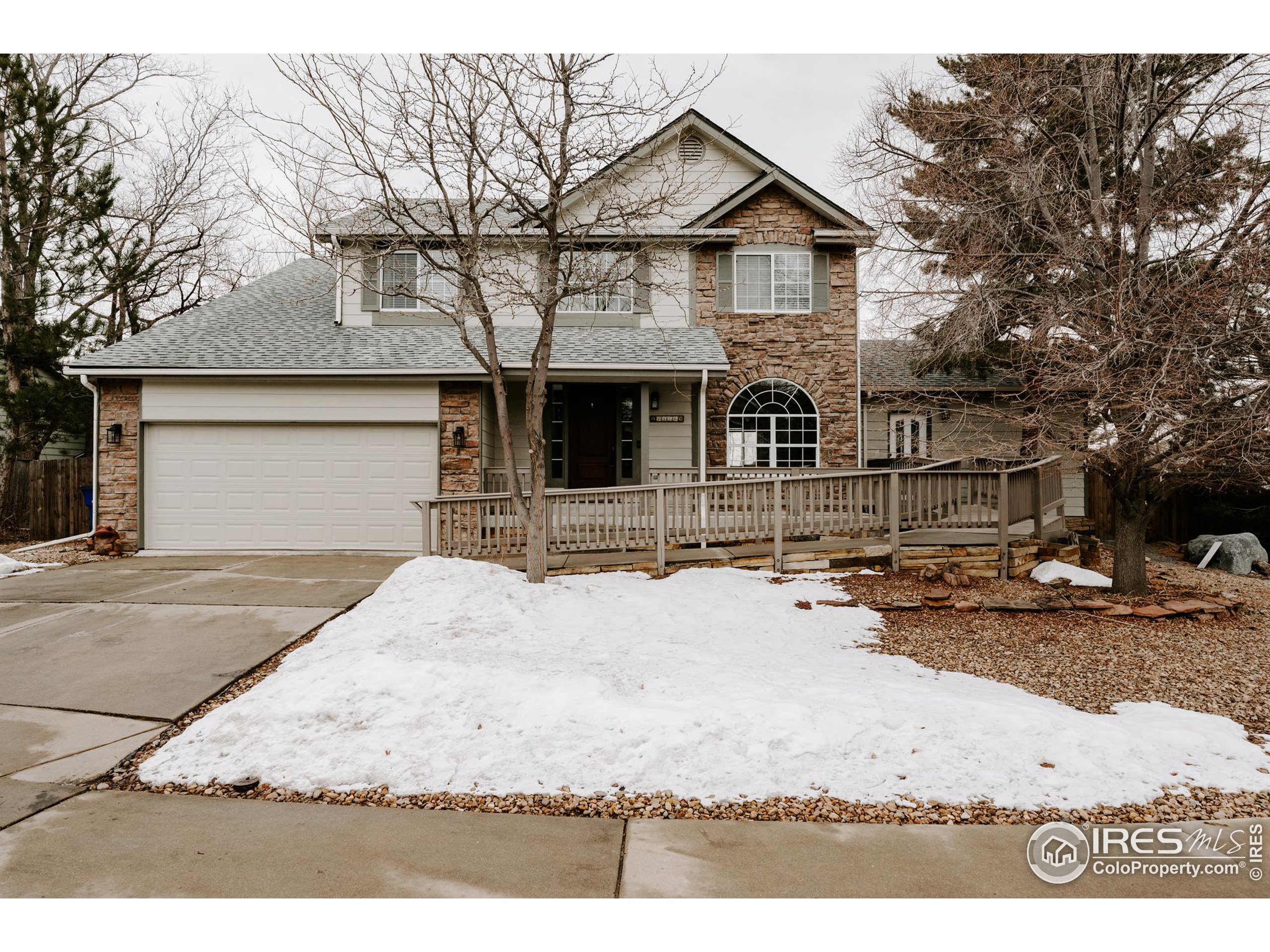 1370 Snowberry Ln