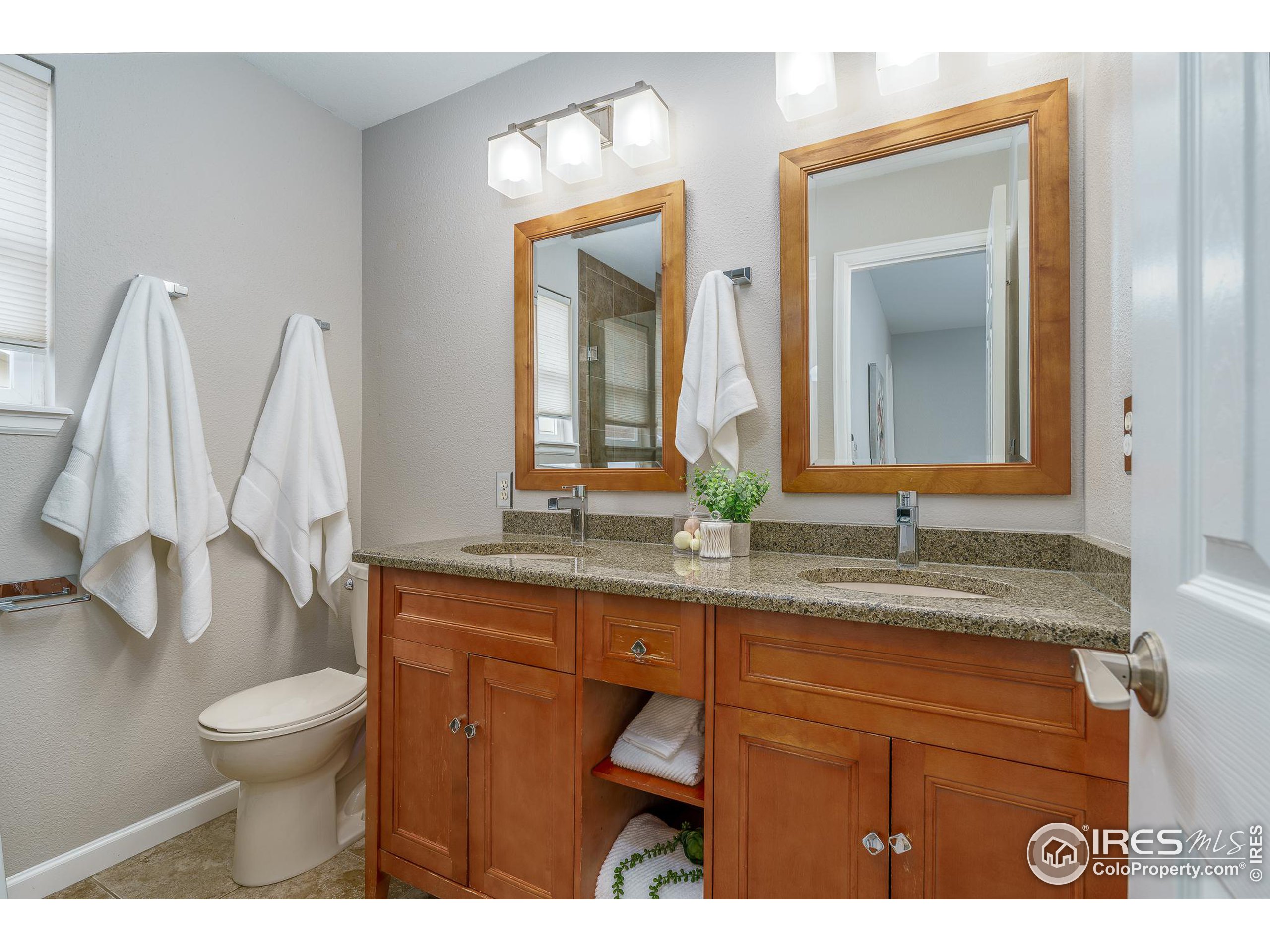 3142 W Yarrow Cir