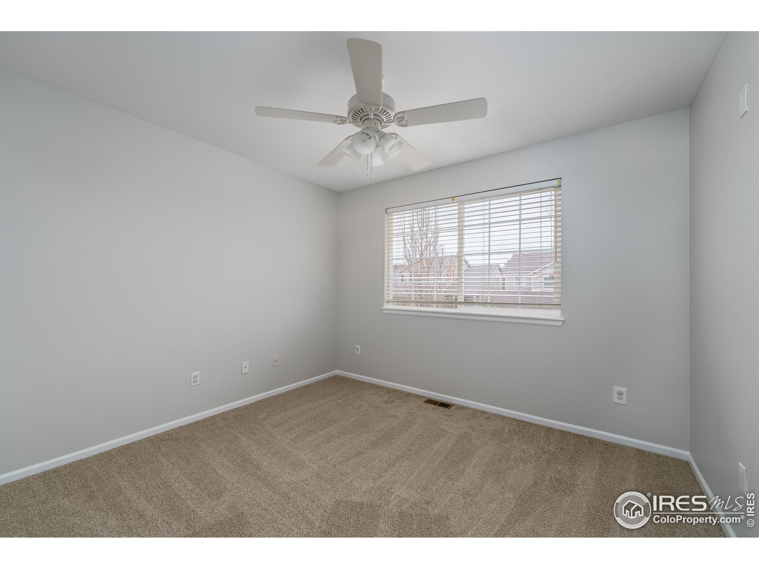 3142 W Yarrow Cir