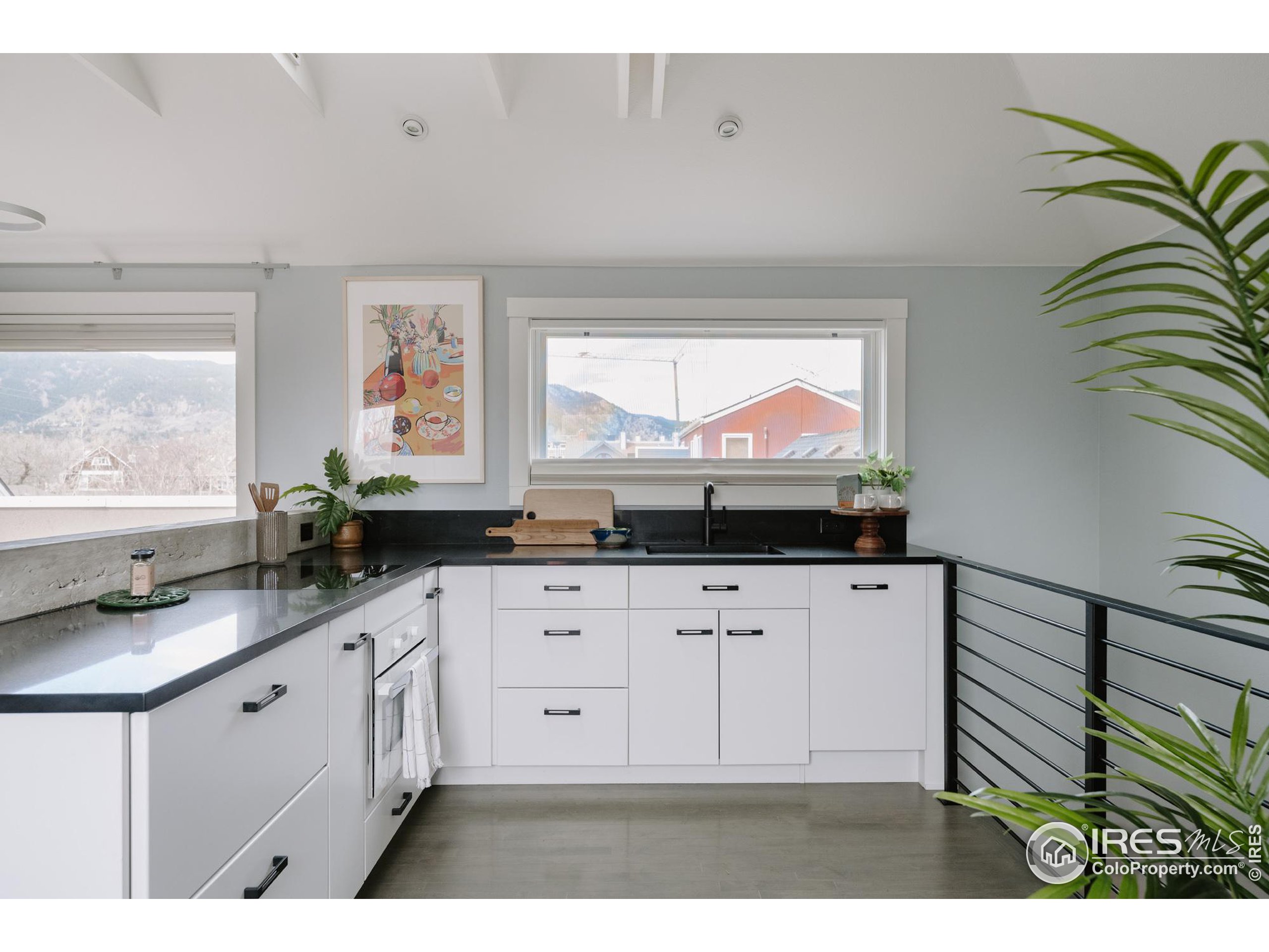 1938 Pearl St Unit: 201