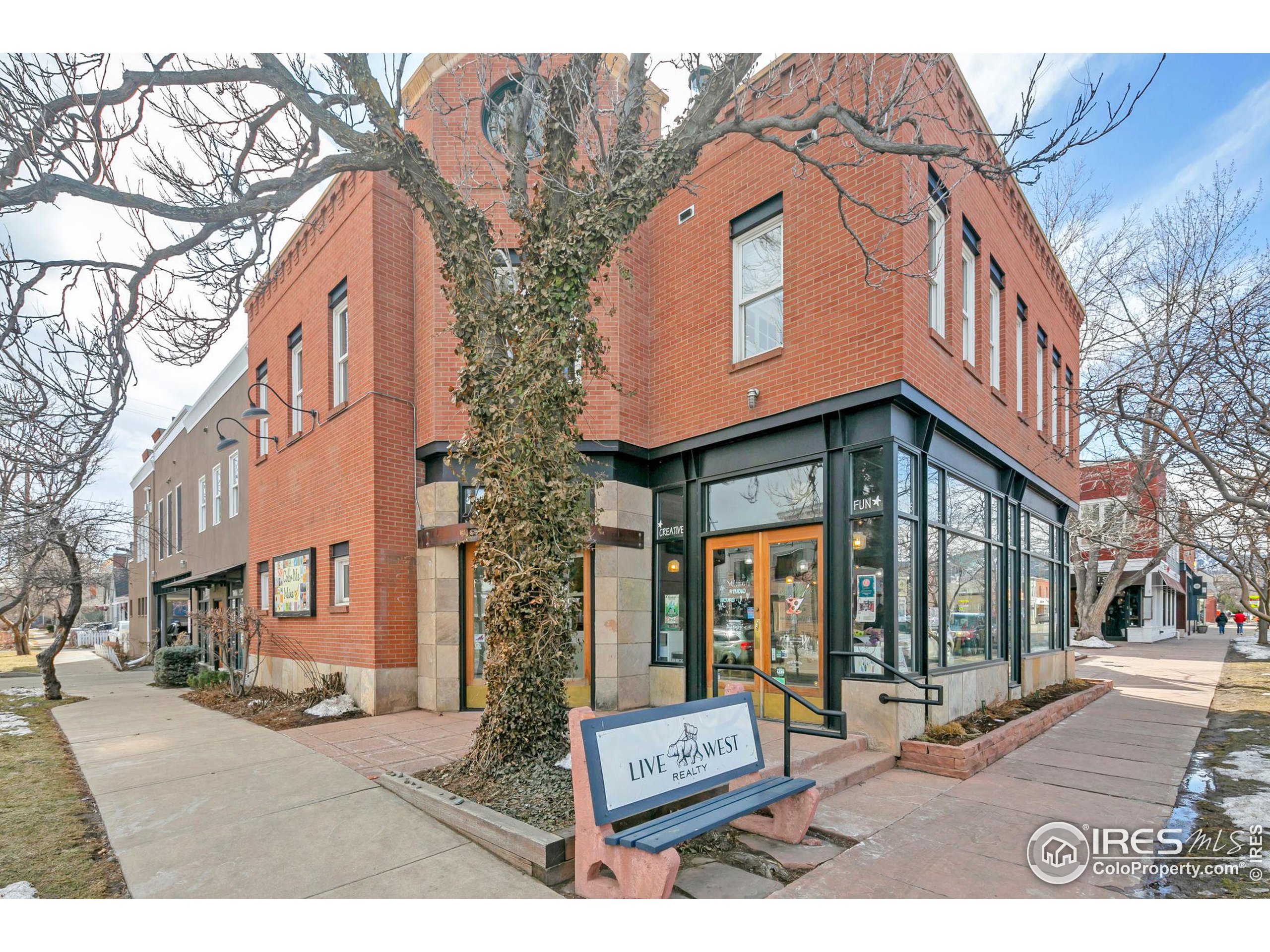 1938 Pearl St Unit: 201
