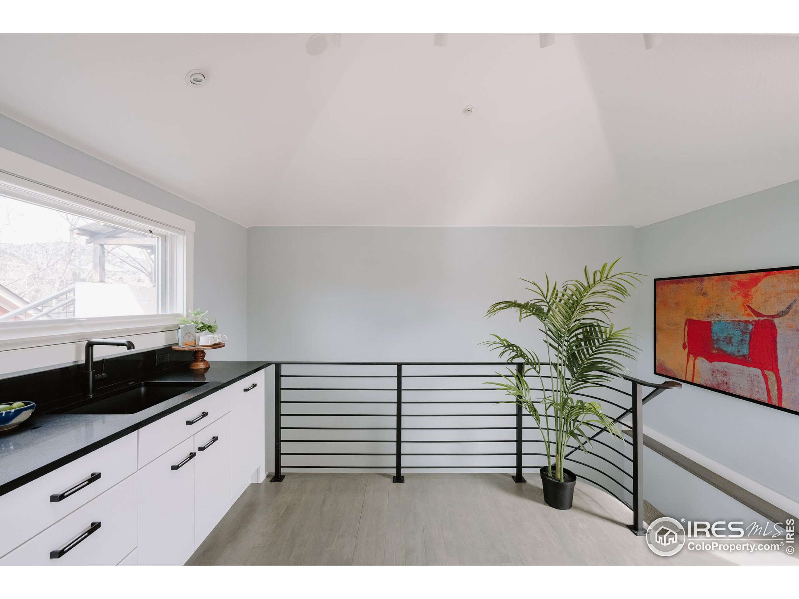 1938 Pearl St Unit: 201