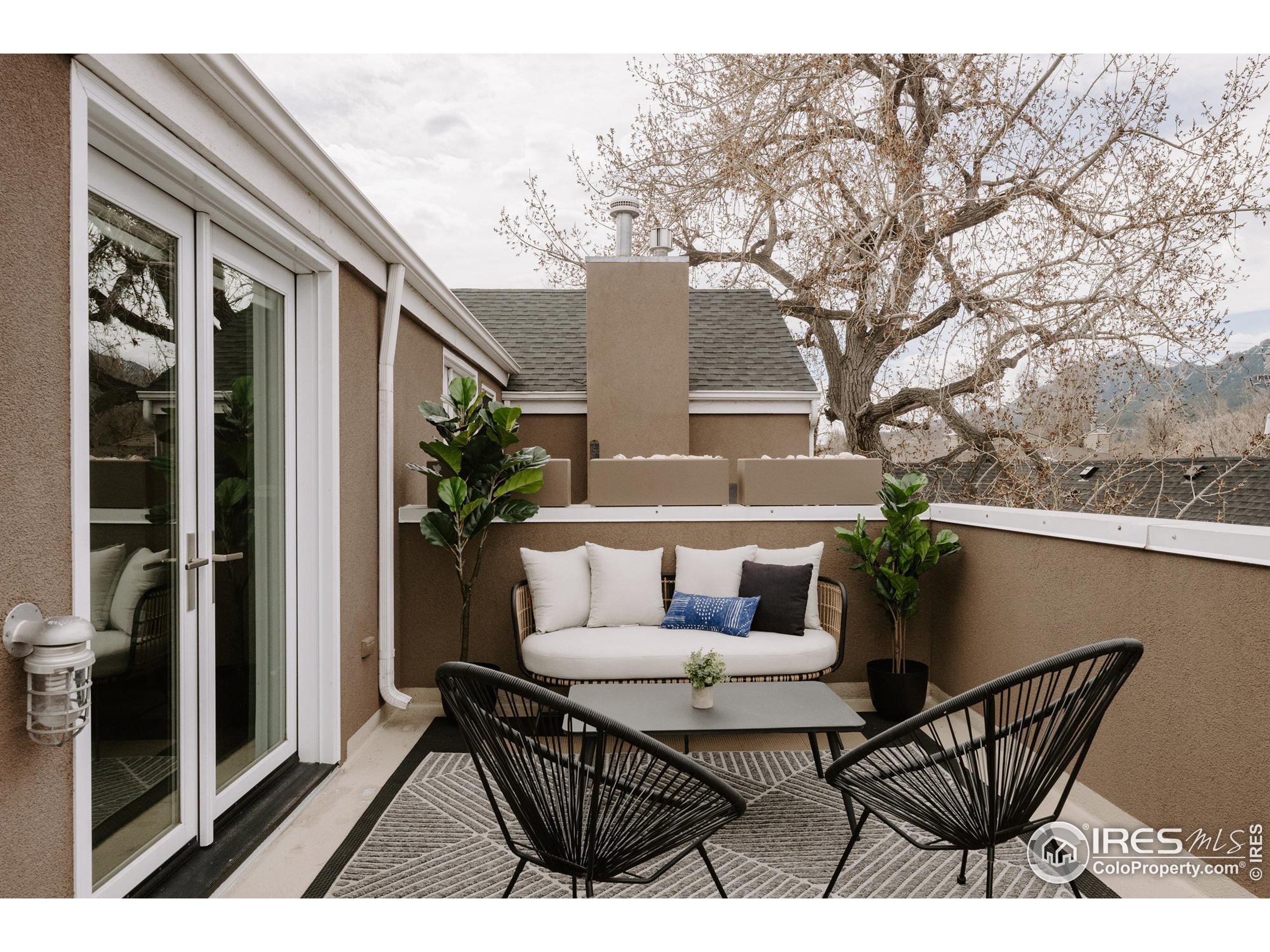 1938 Pearl St Unit: 201