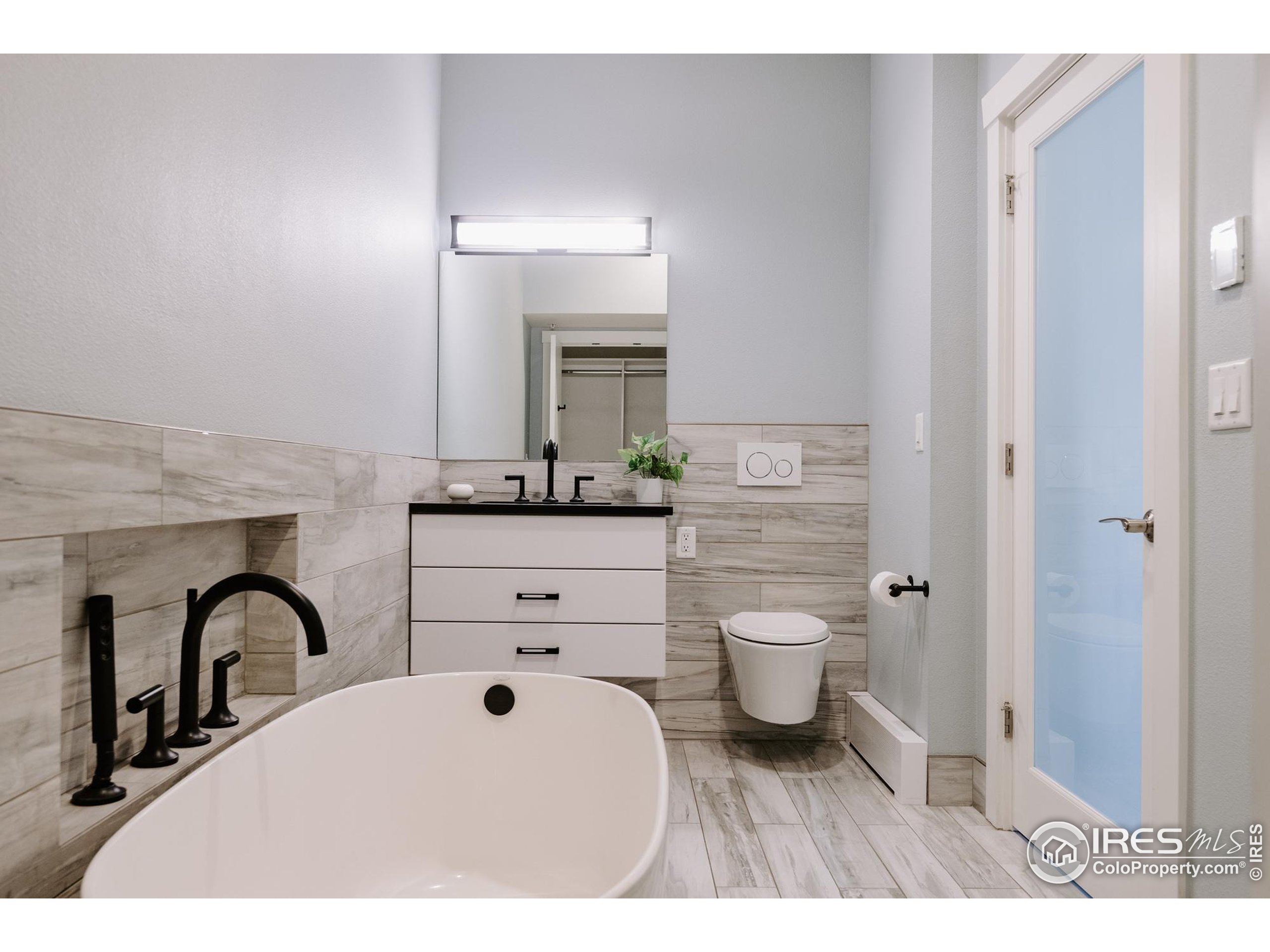 1938 Pearl St Unit: 201