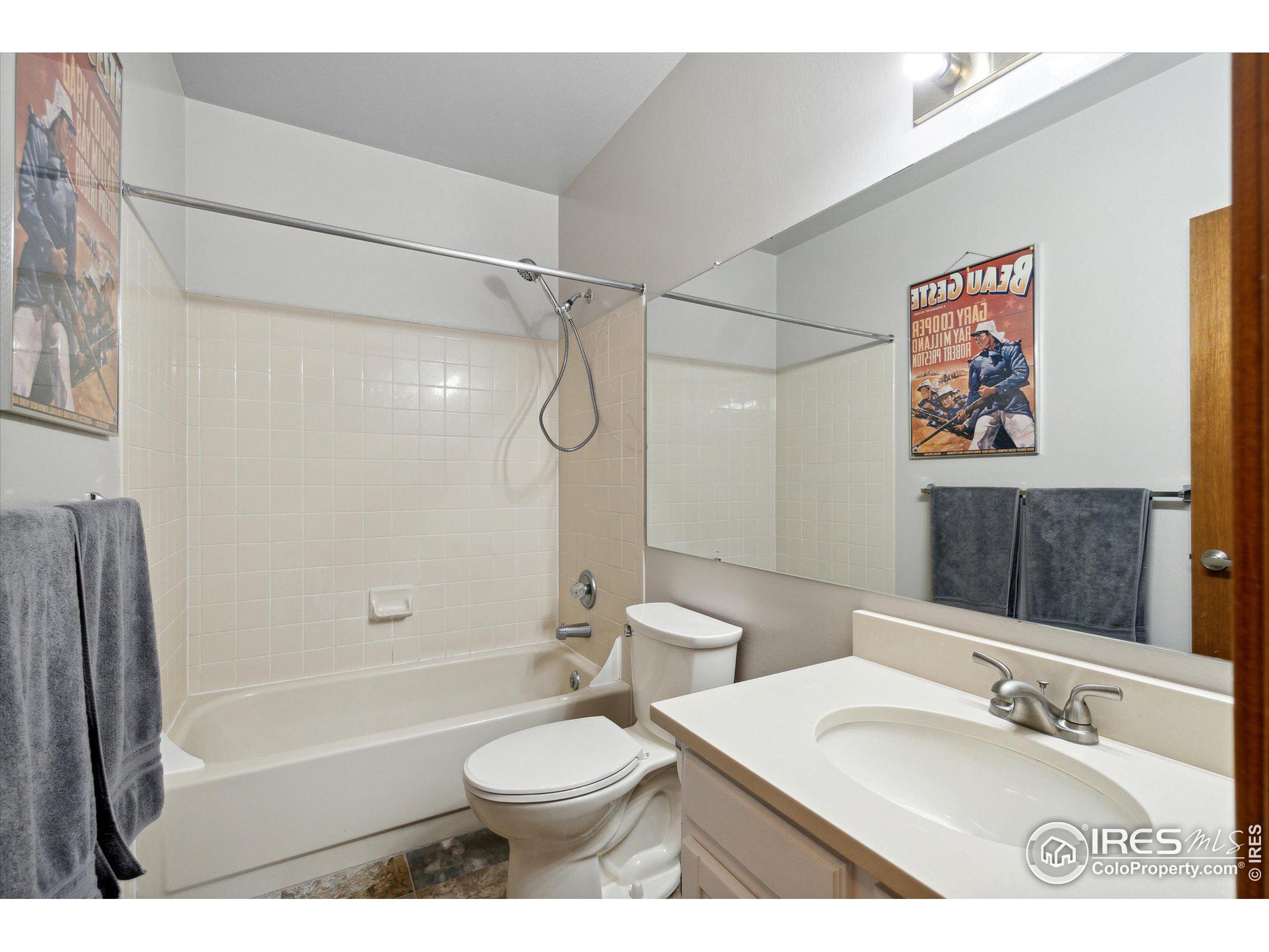 10406 W 84th Pl