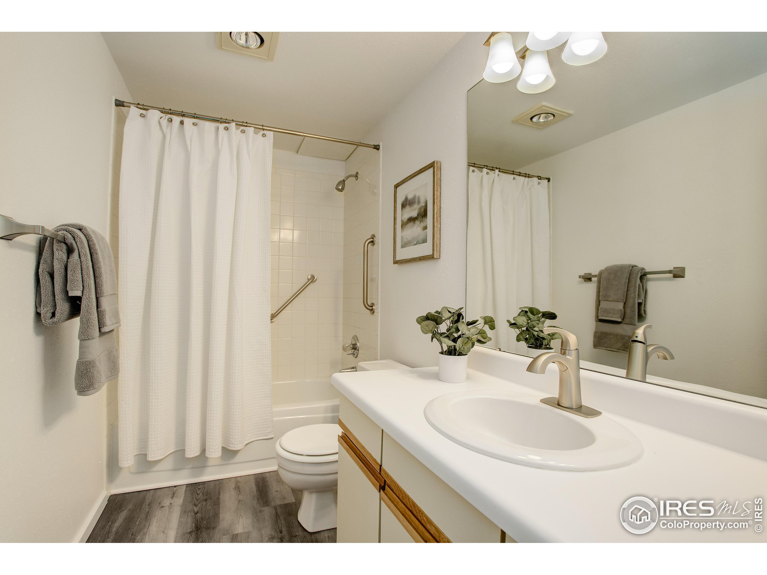4461 Pembroke Gdns