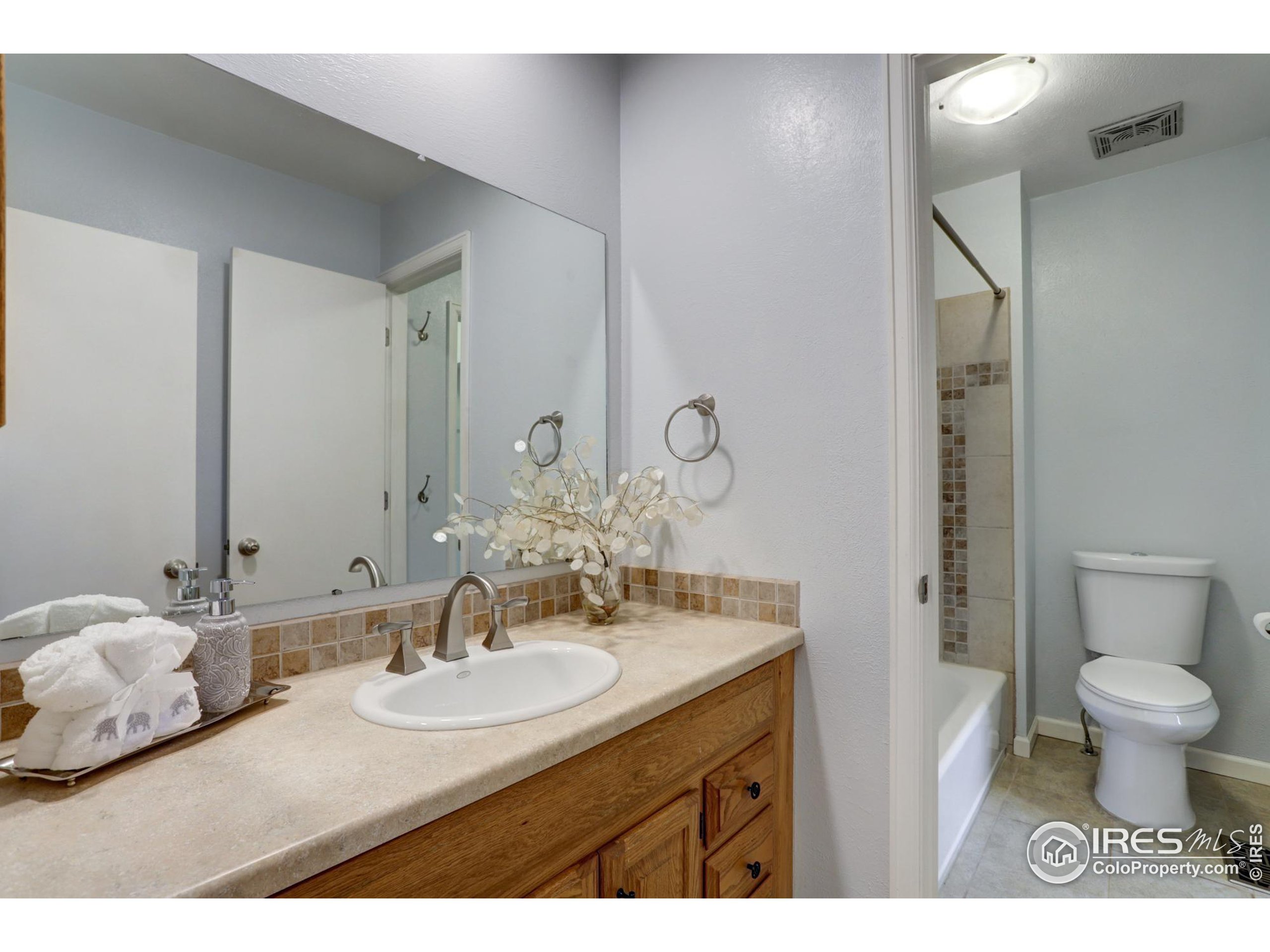 1111 Monroe Dr Unit: B
