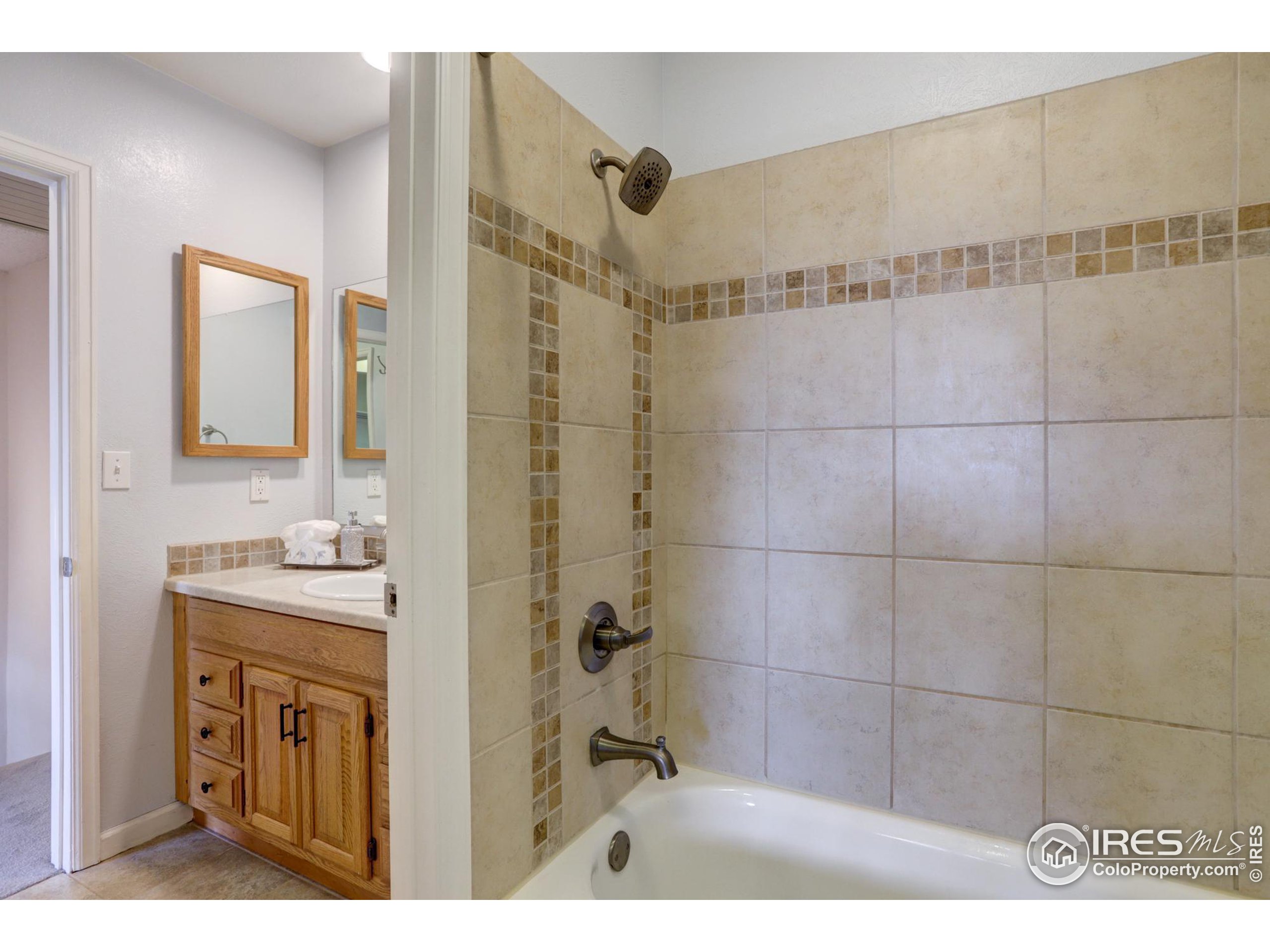 1111 Monroe Dr Unit: B